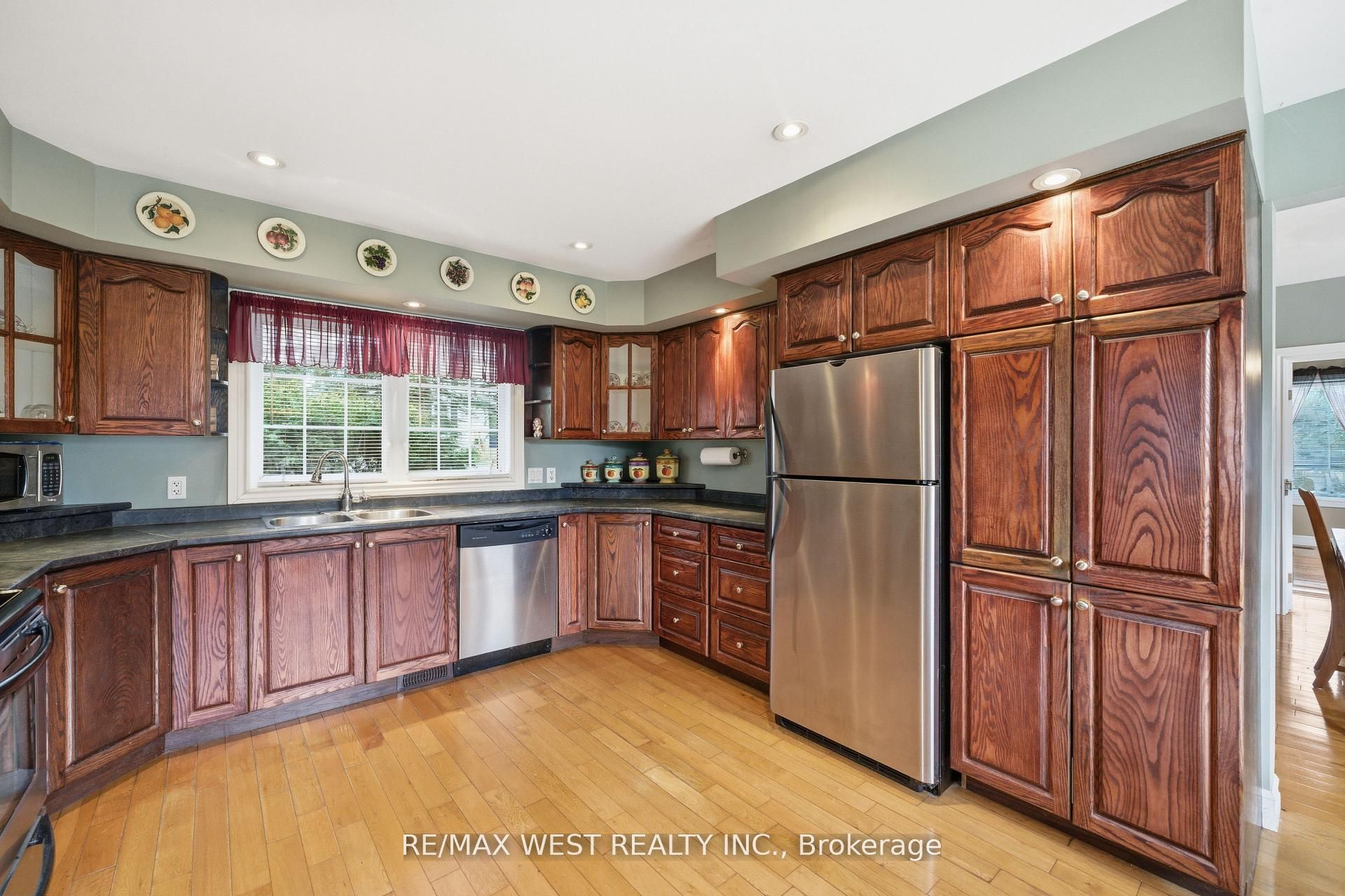 4 Coryell Street Property Photo 4