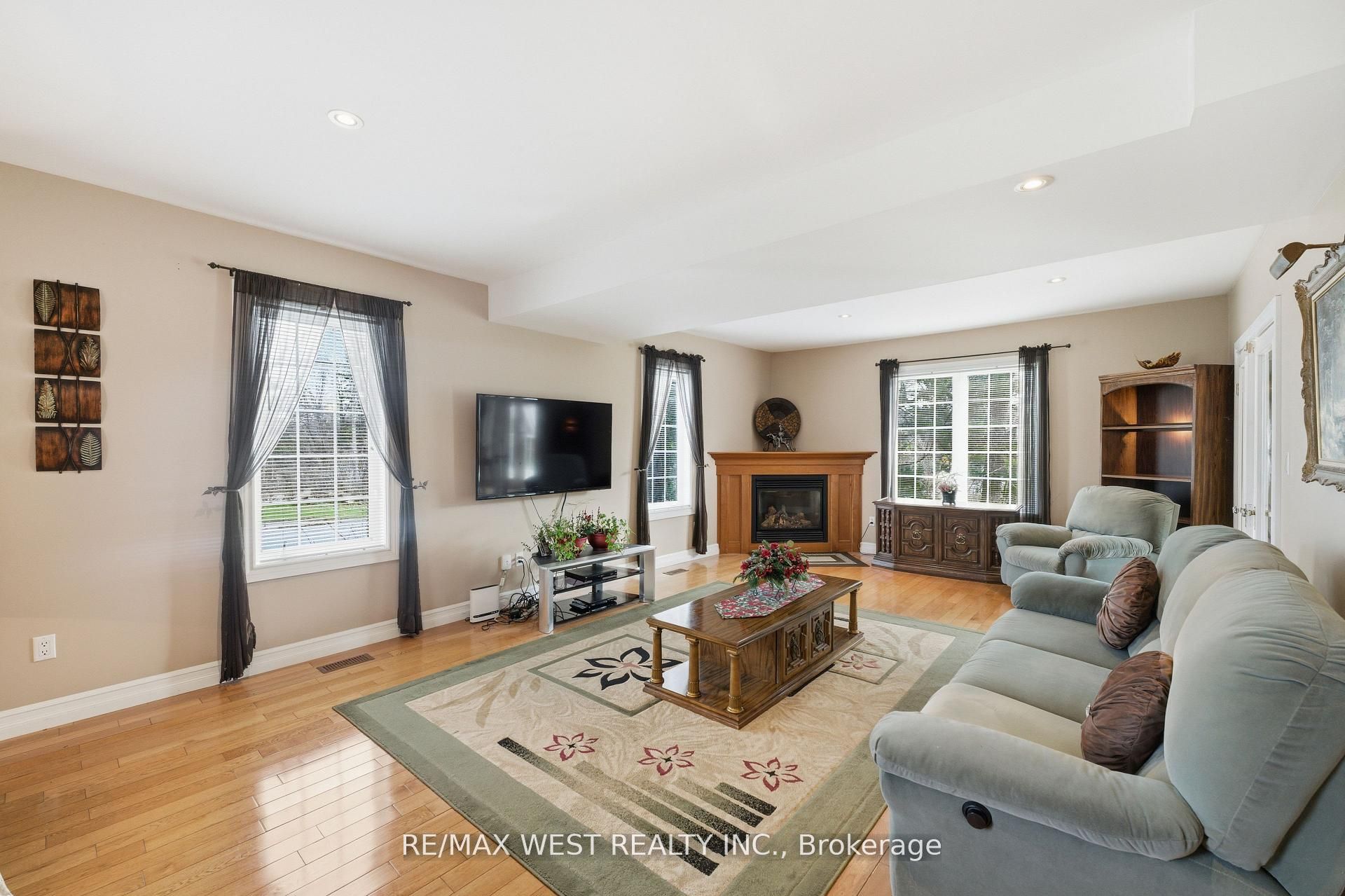 4 Coryell Street Property Photo 7