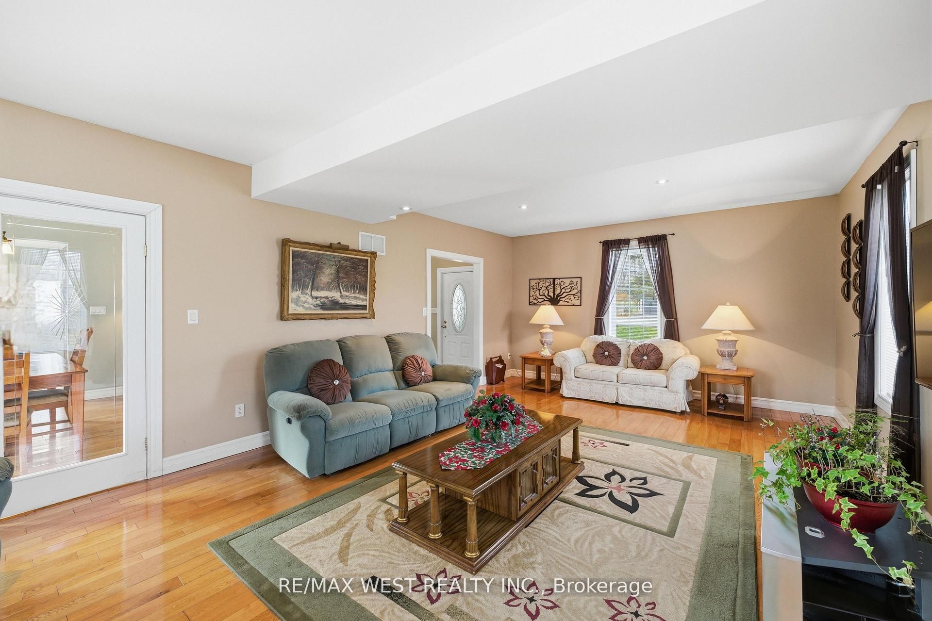 4 Coryell Street Property Photo 8
