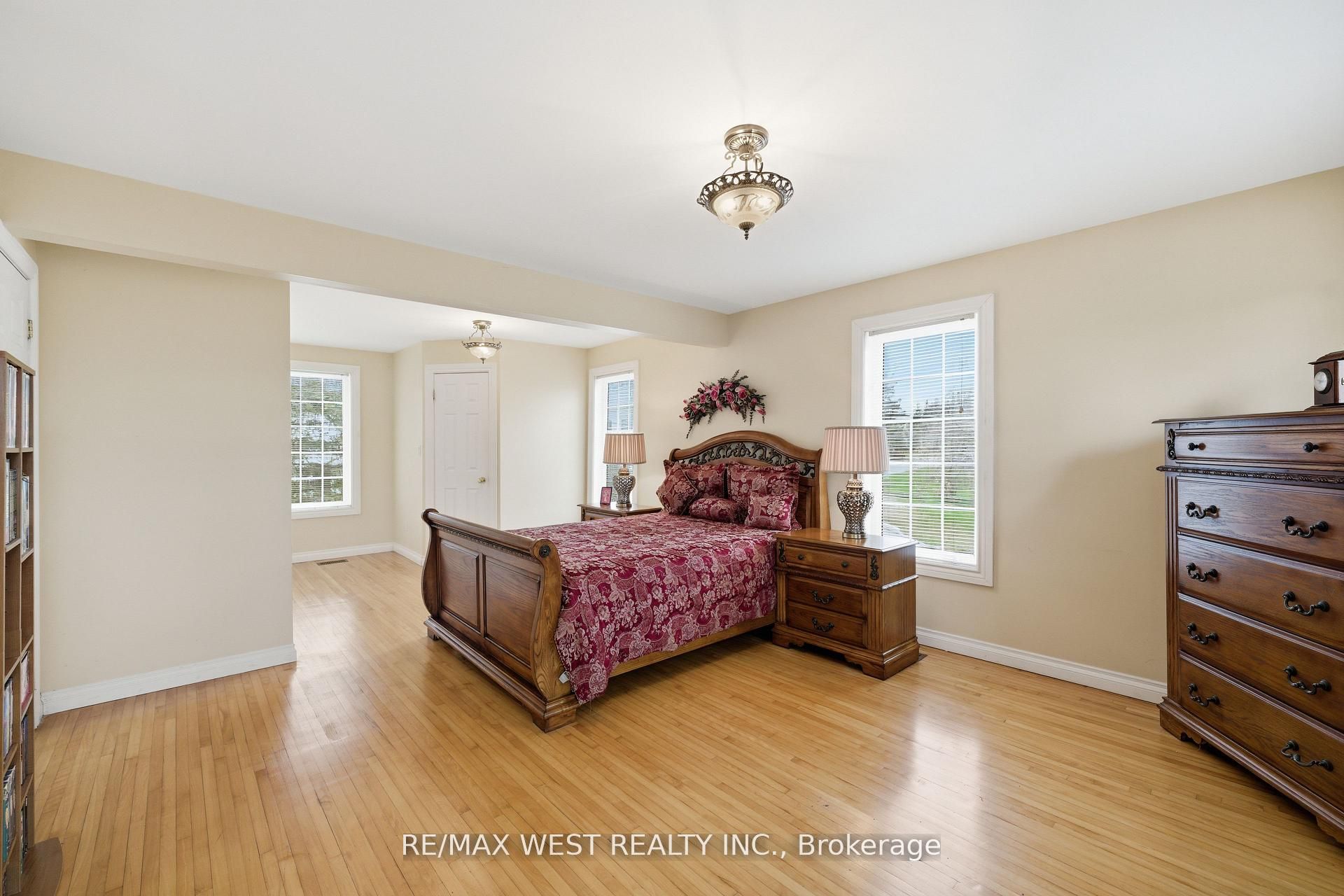 4 Coryell Street Property Photo 9