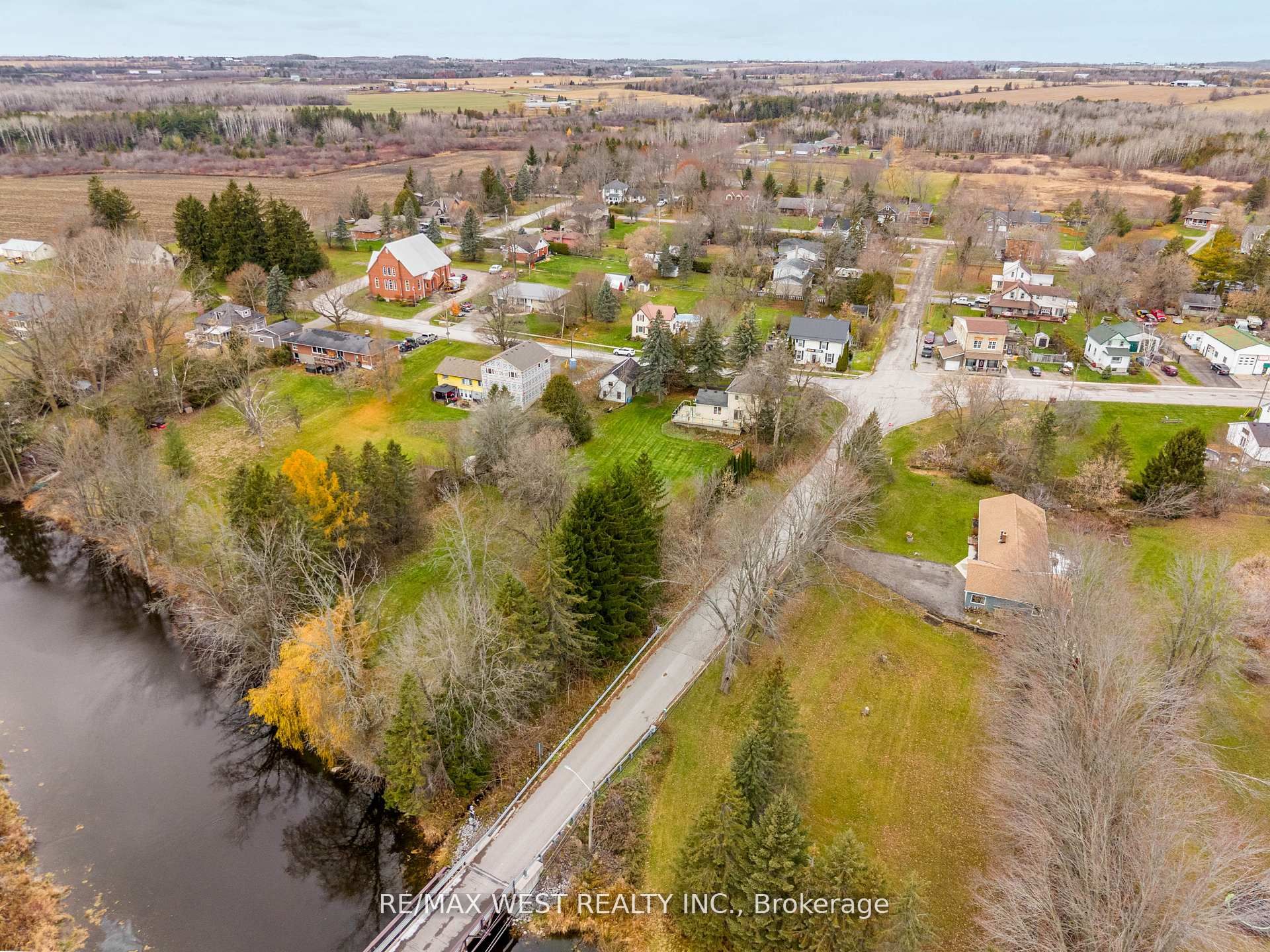 4 Coryell Street Property Photo 19