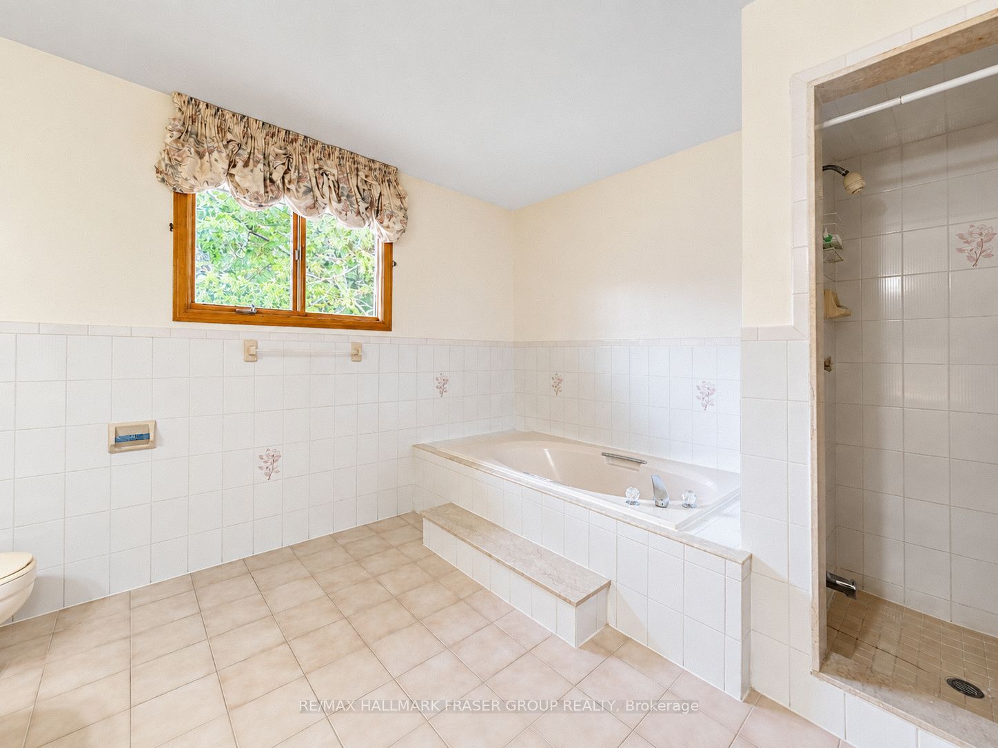 77 Glenthorne Drive Property Photo 32
