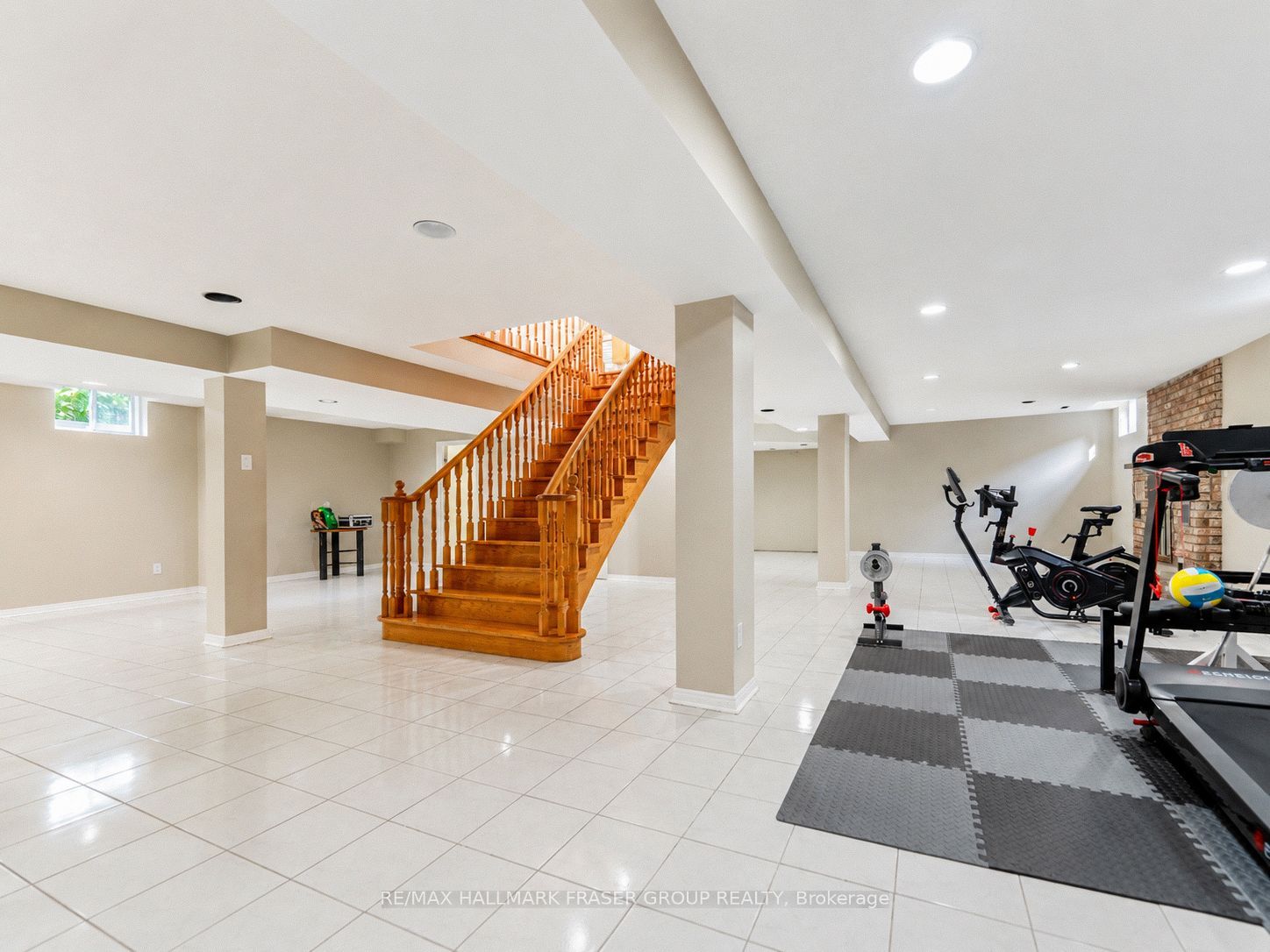 77 Glenthorne Drive Property Photo 42