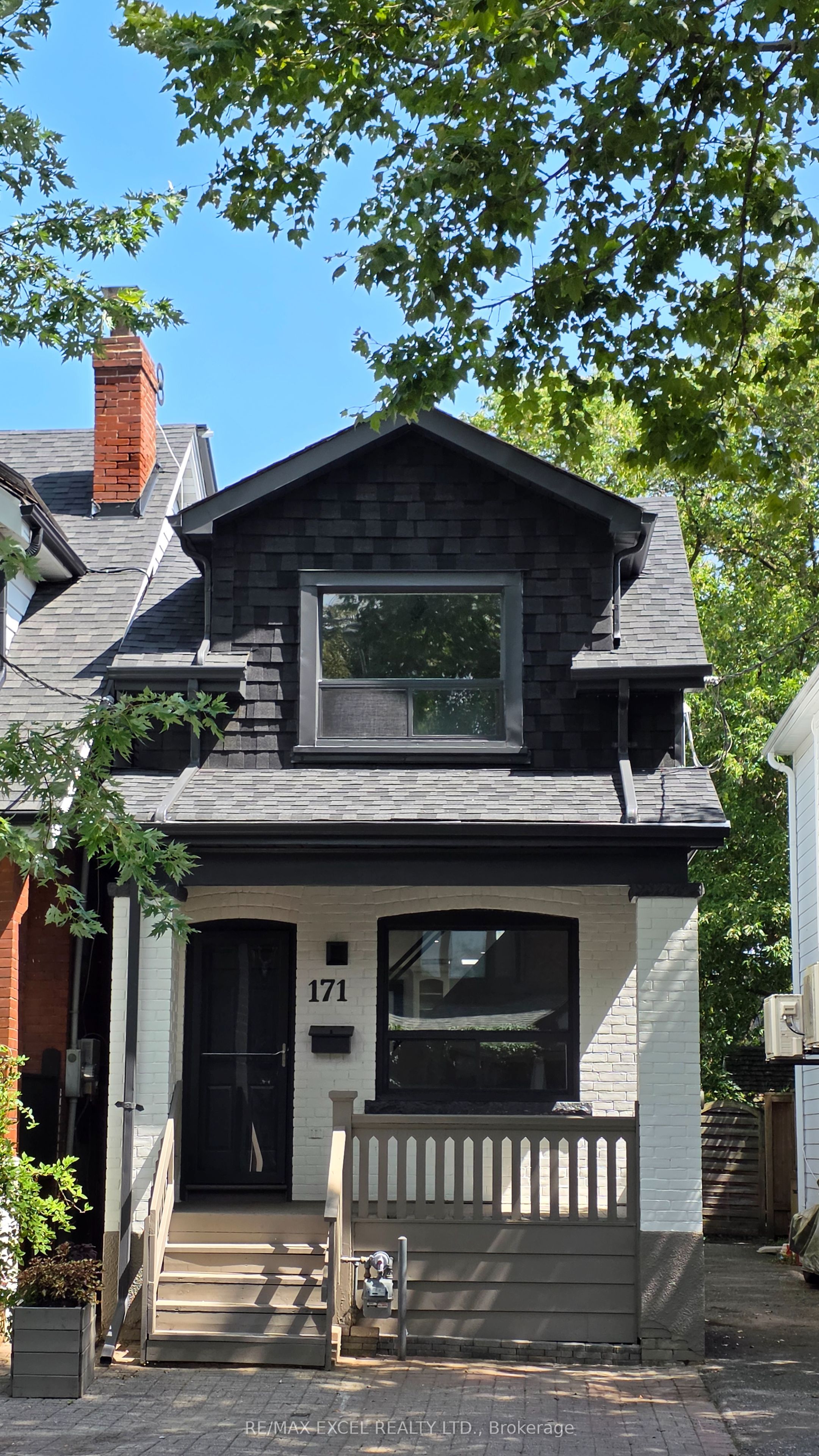 171 Langford Avenue Property Photo 1