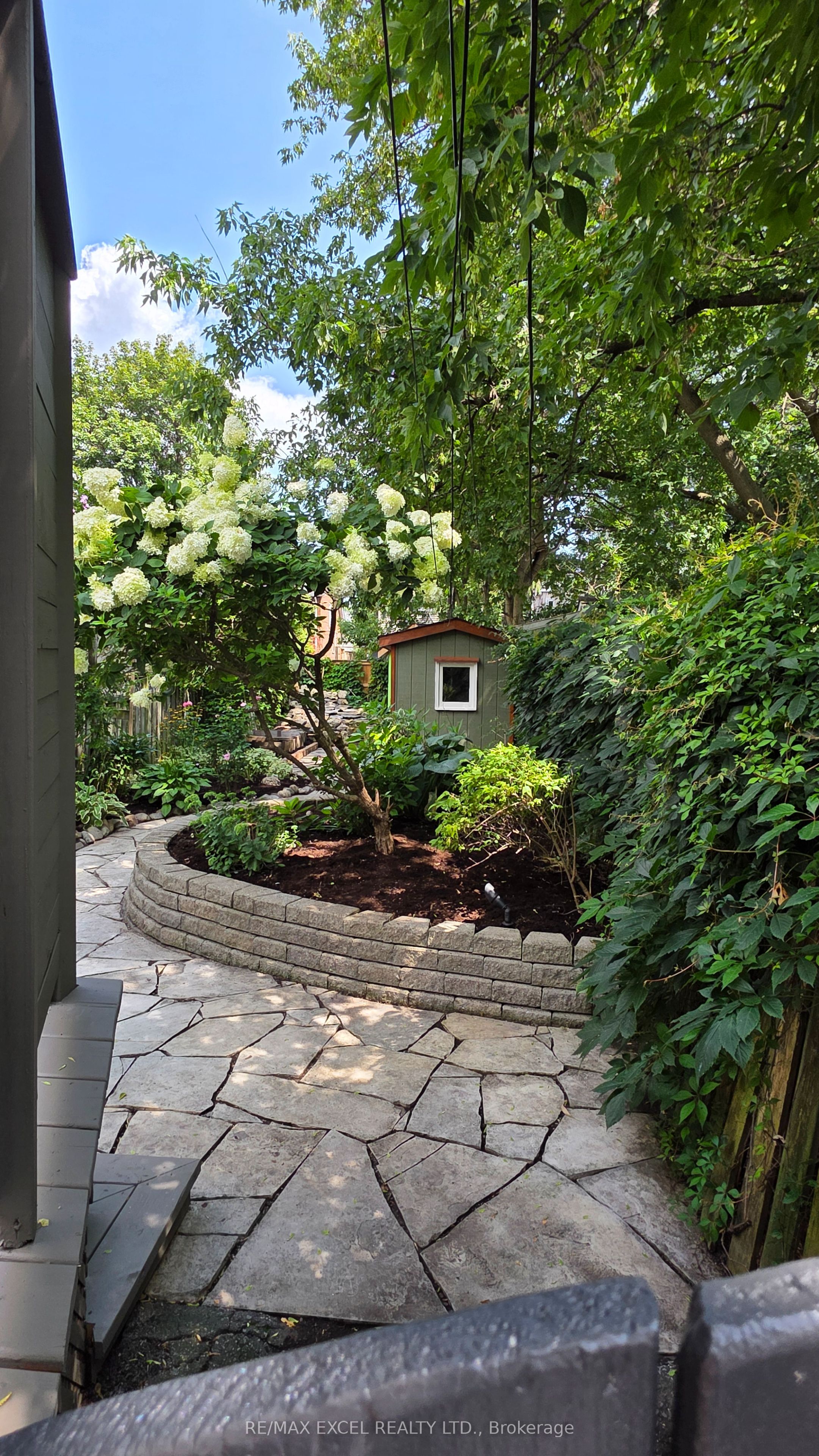 171 Langford Avenue Property Photo 4