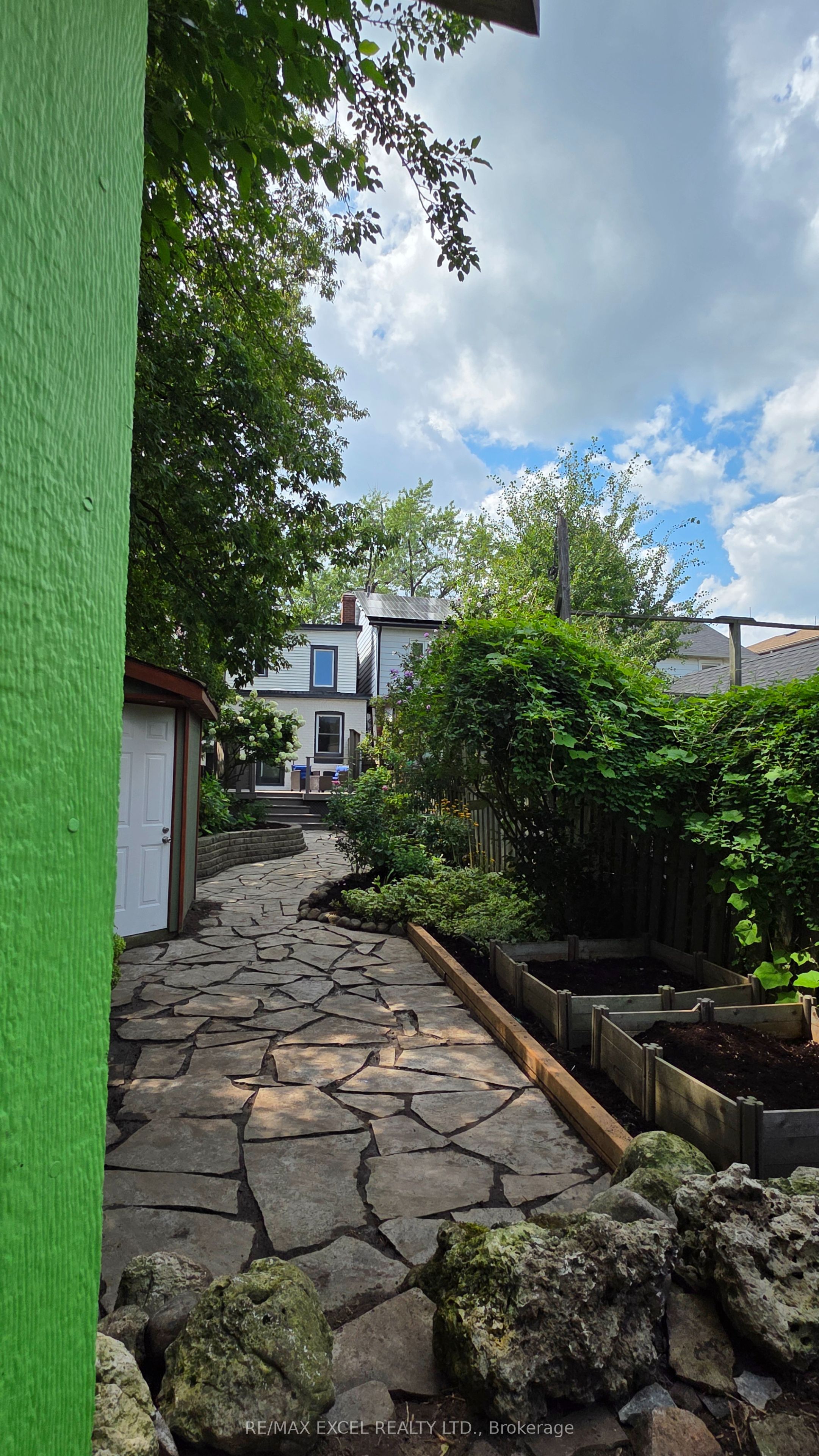 171 Langford Avenue Property Photo 7