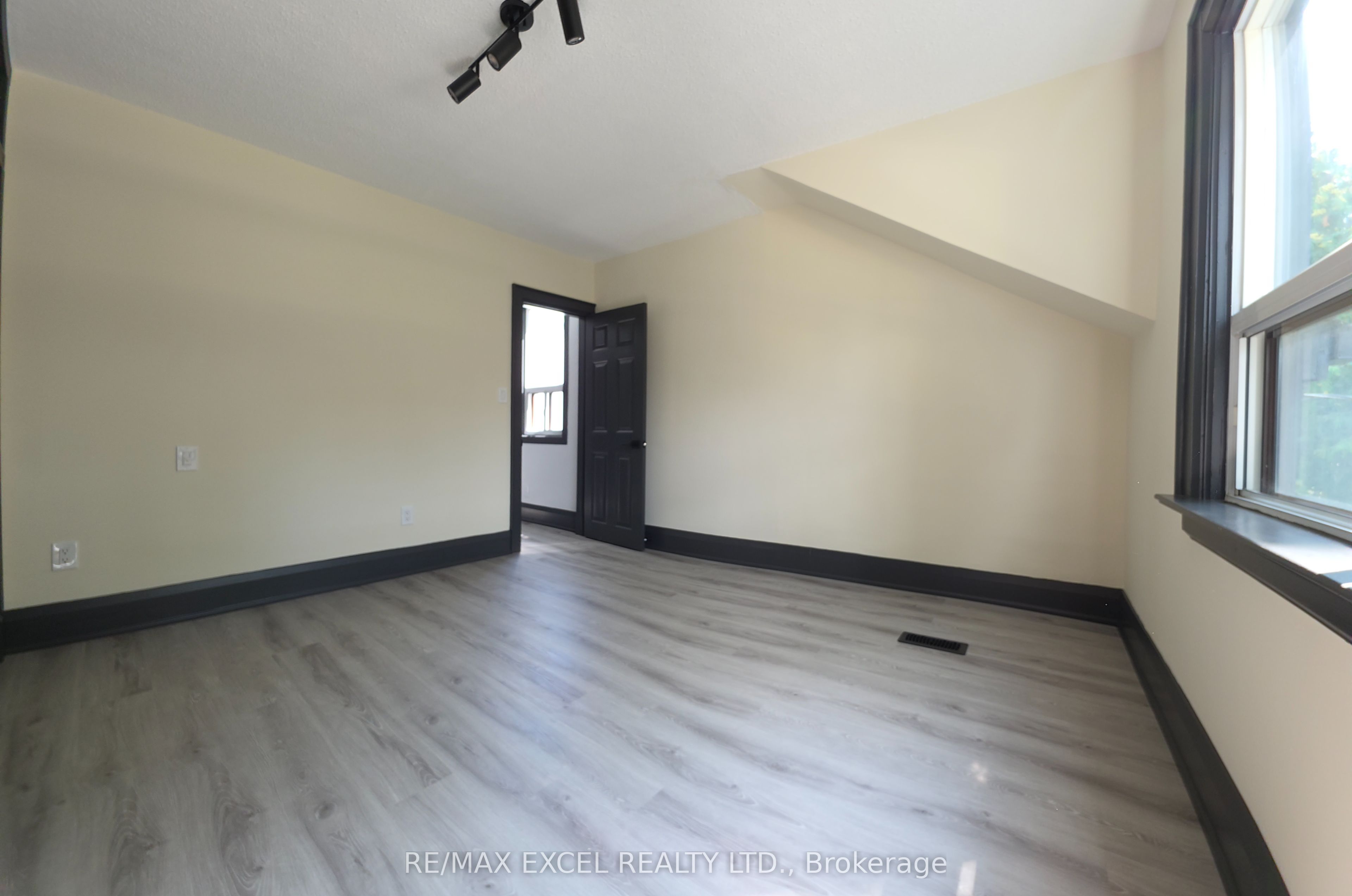 171 Langford Avenue Property Photo 23