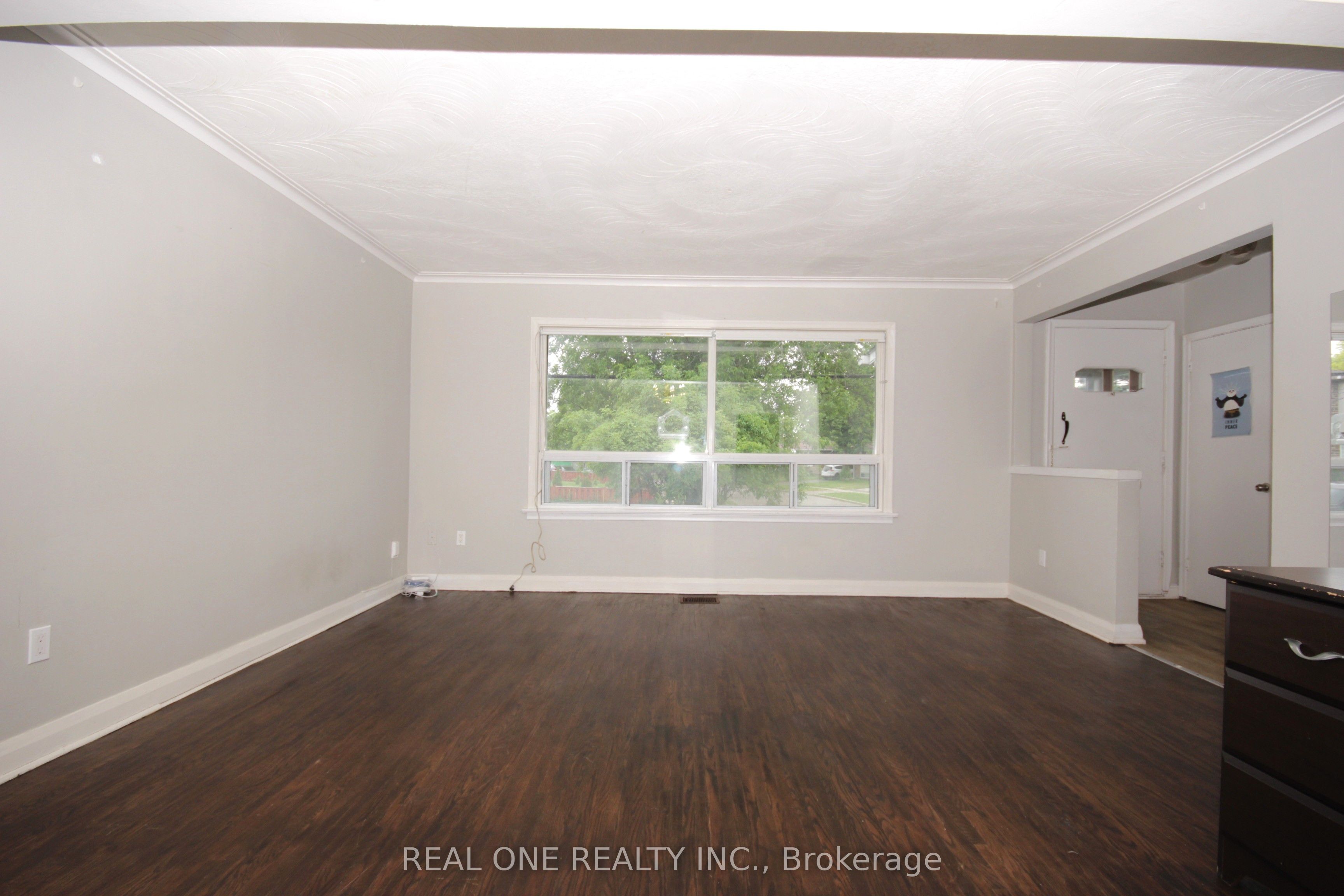 157 Shropshire Drive Property Photo 2