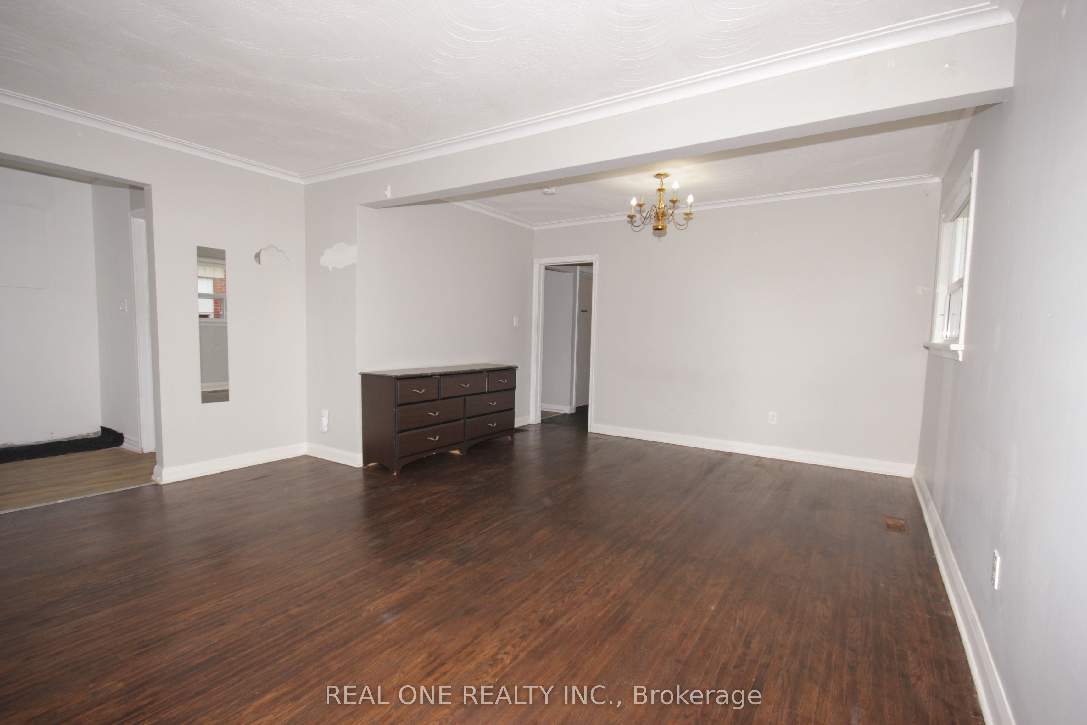 157 Shropshire Drive Property Photo 3