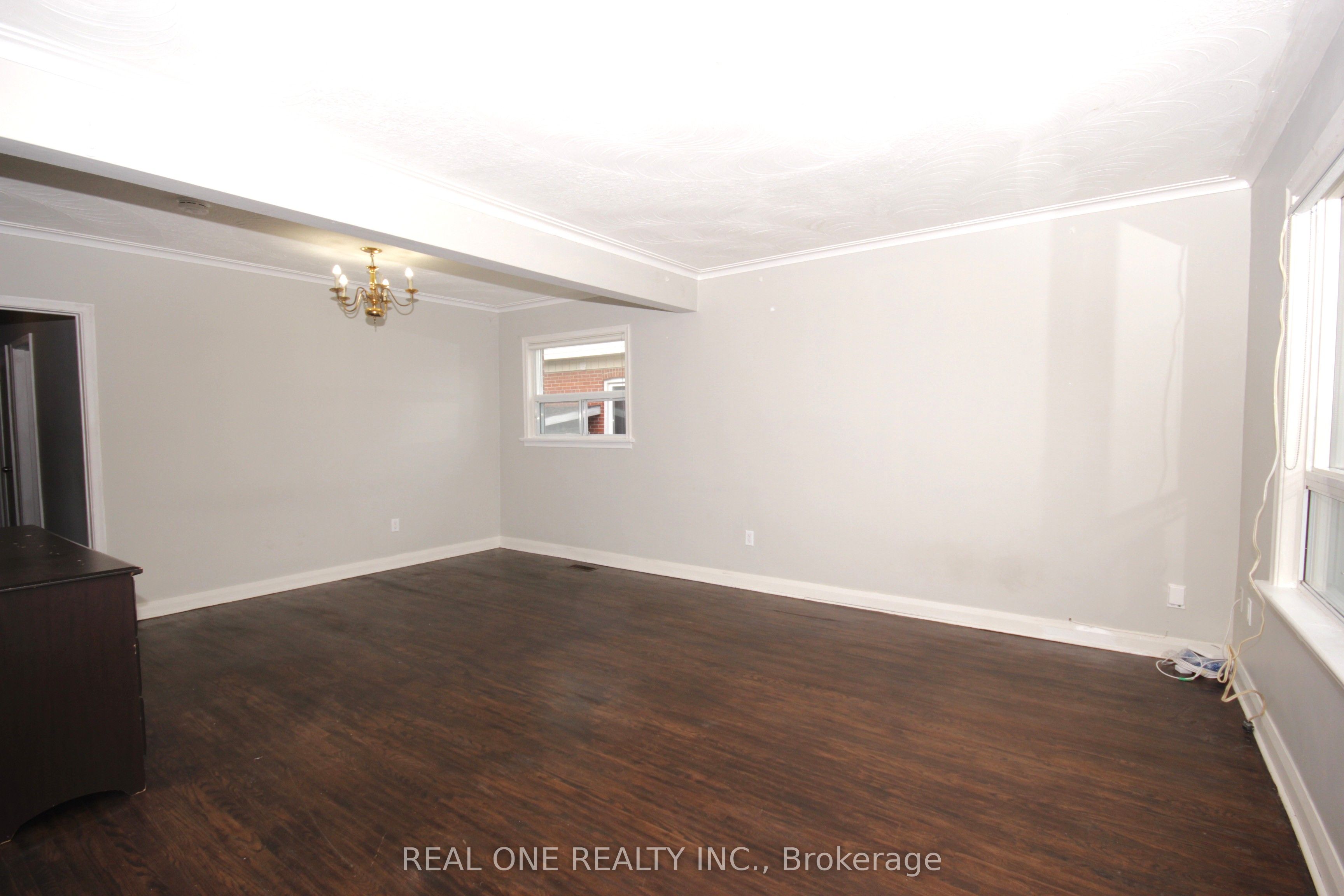 157 Shropshire Drive Property Photo 4