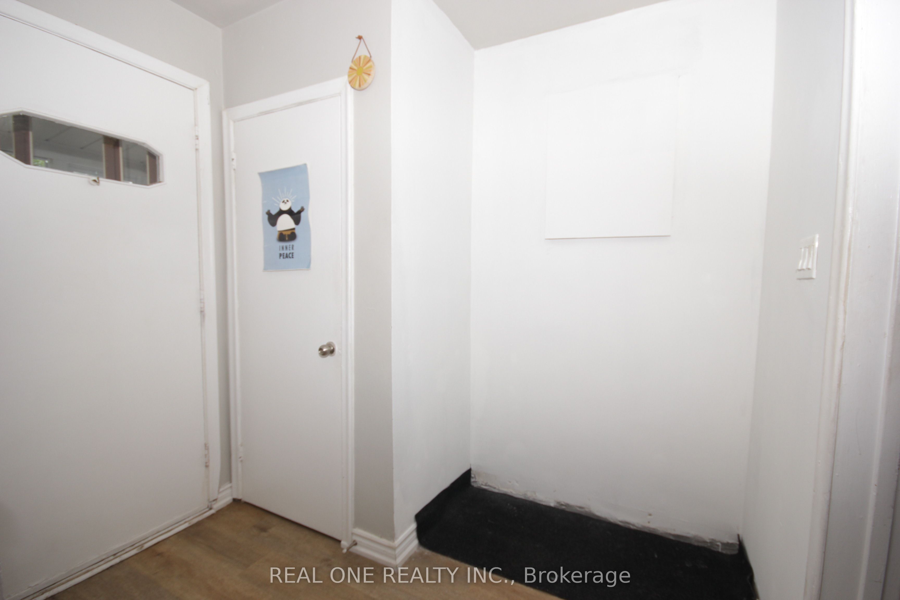 157 Shropshire Drive Property Photo 5