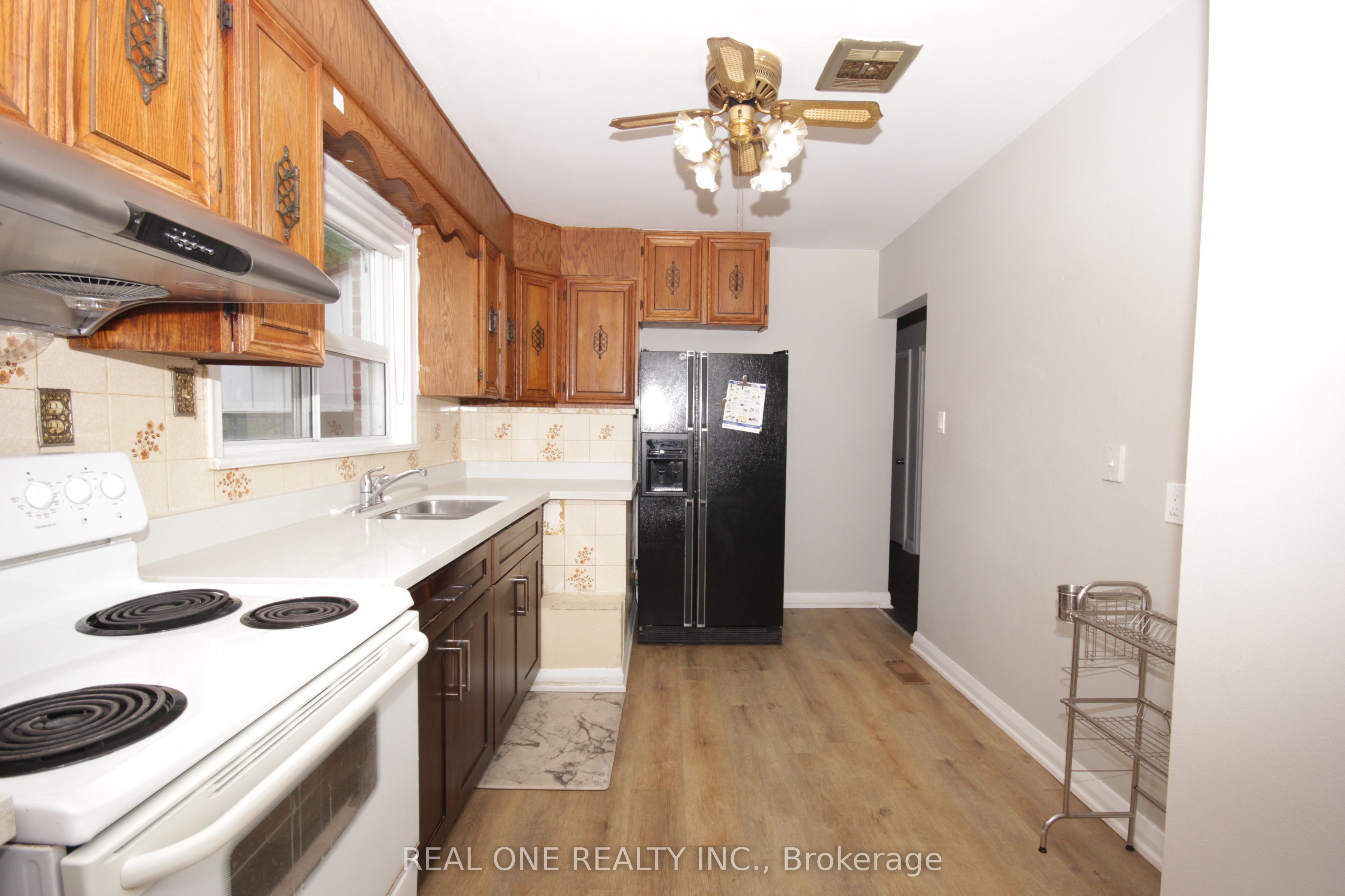 157 Shropshire Drive Property Photo 6