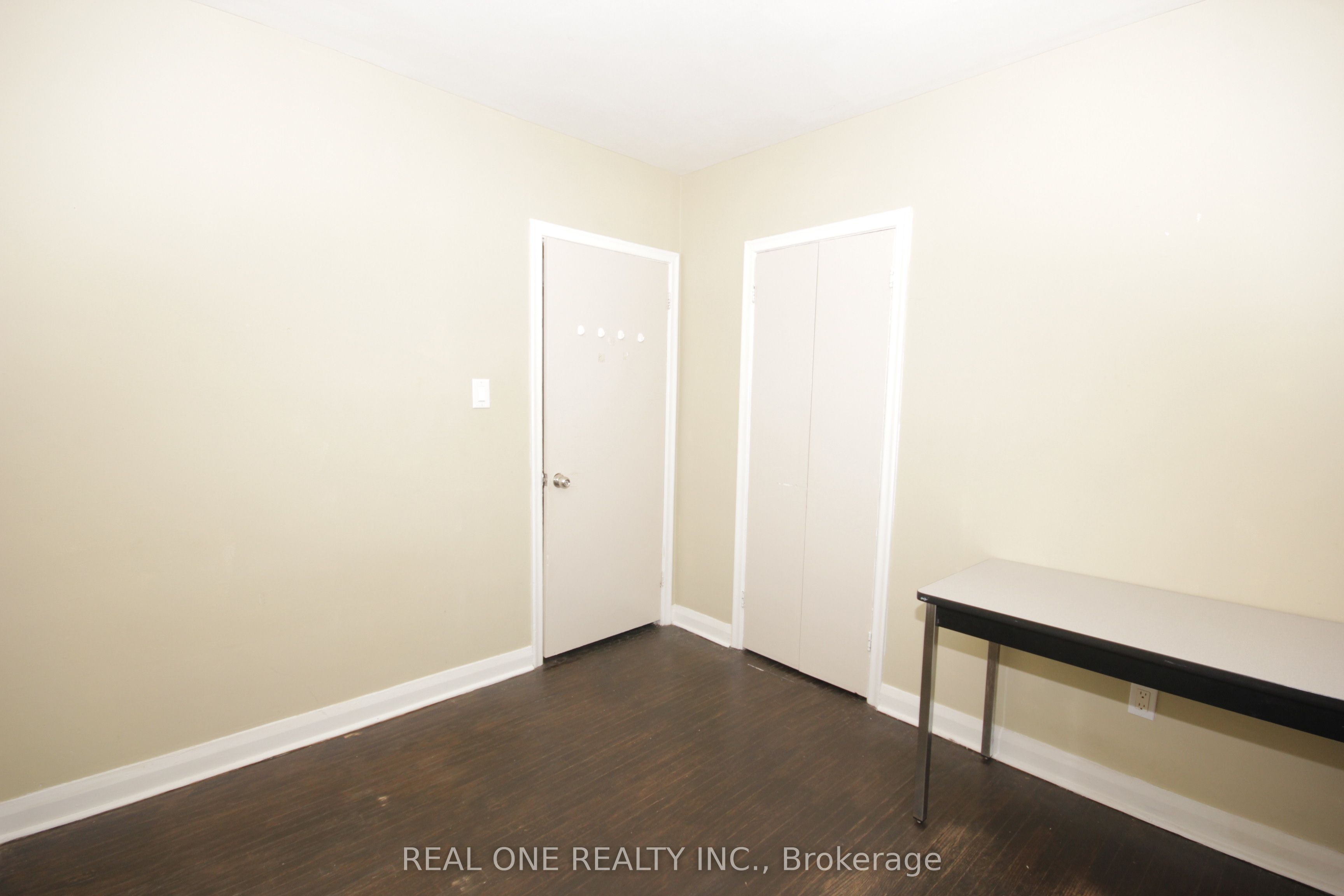 157 Shropshire Drive Property Photo 9