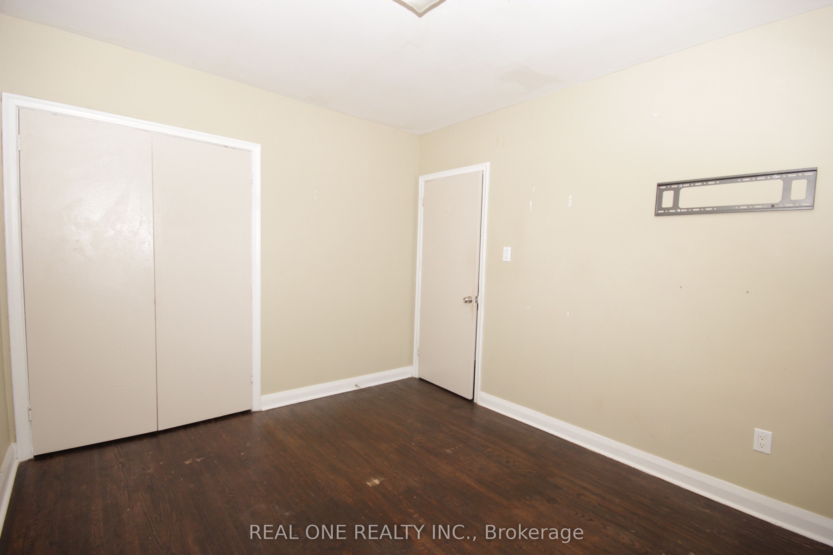 157 Shropshire Drive Property Photo 11