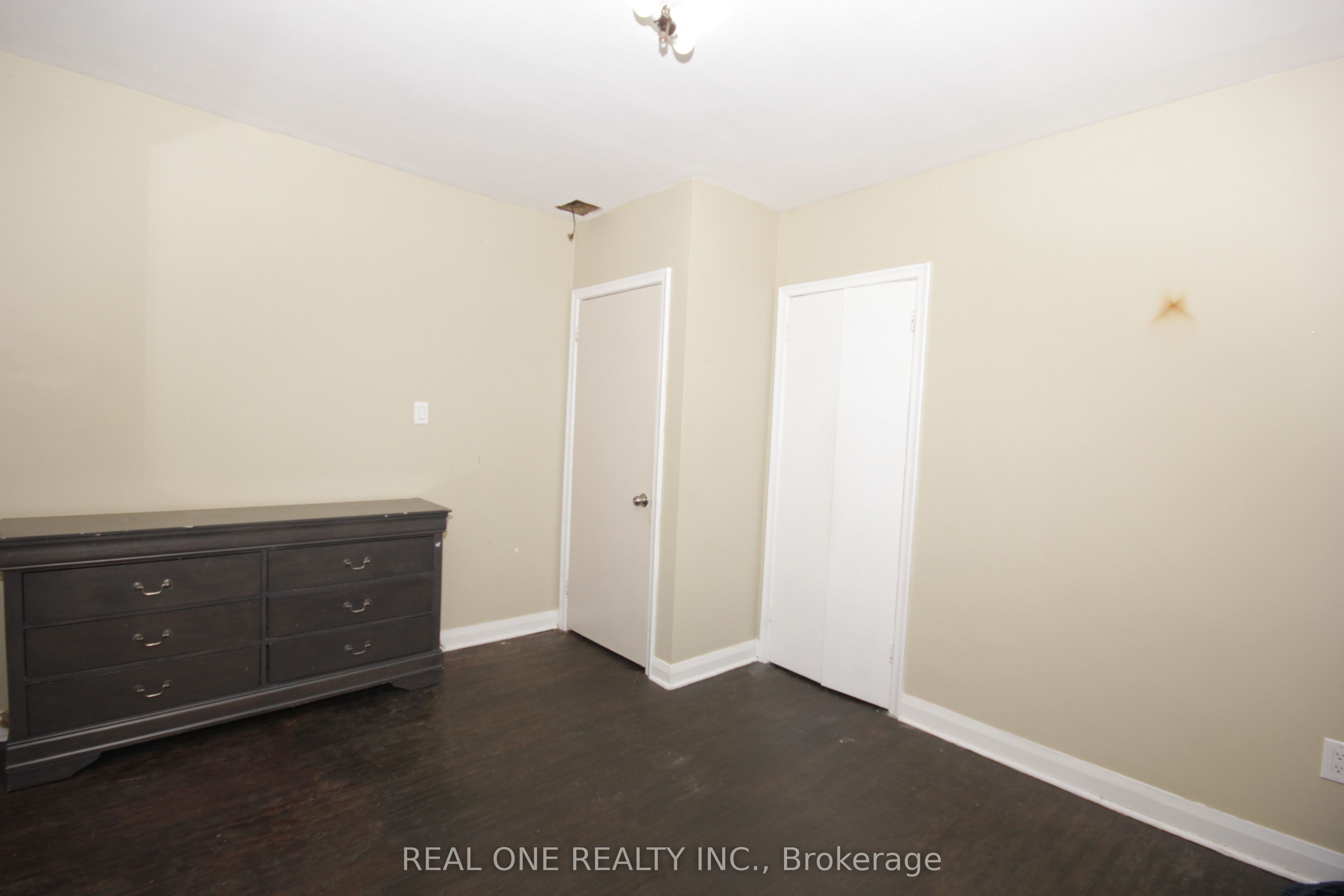 157 Shropshire Drive Property Photo 13