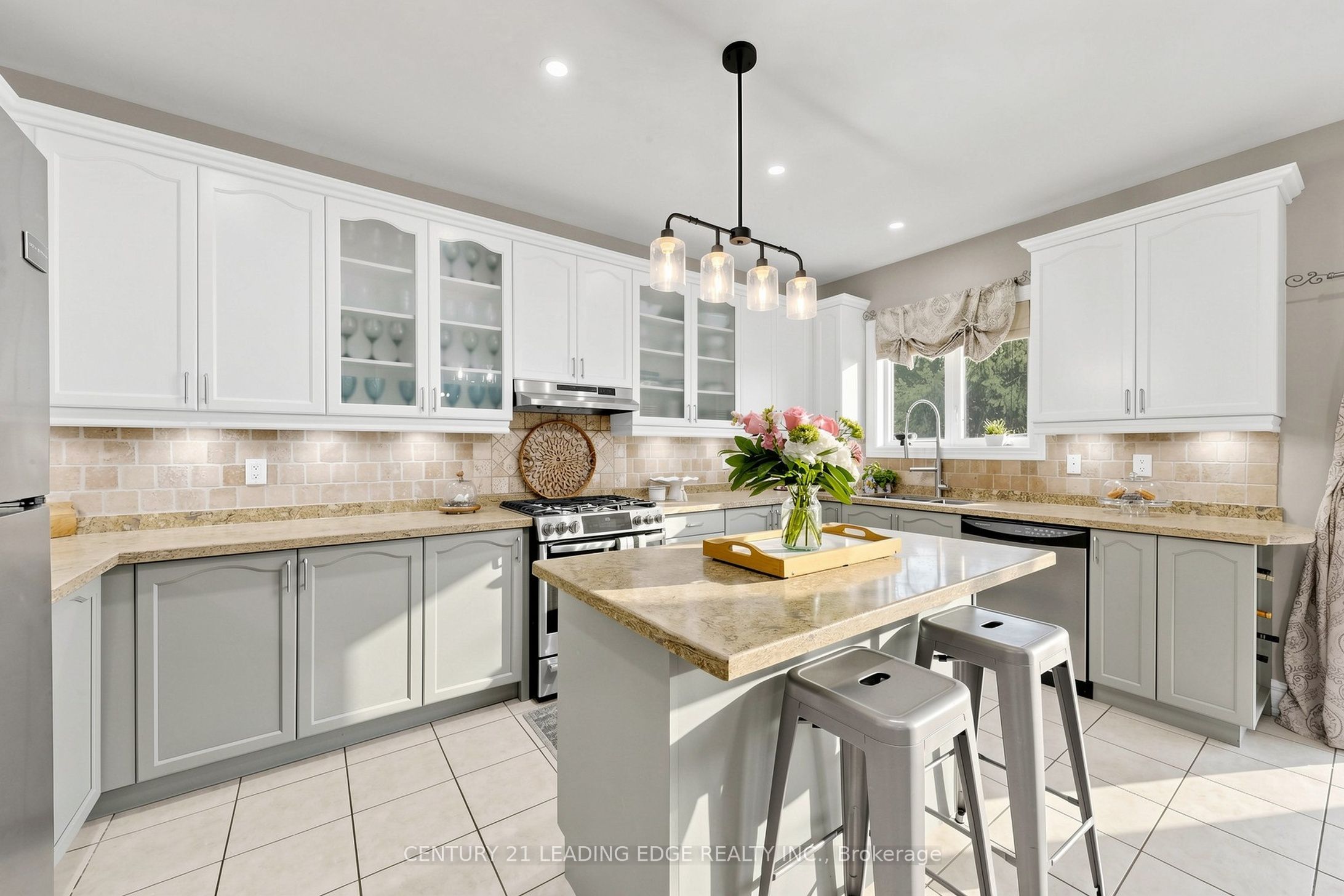 48 Tanis Crescent Property Photo 8