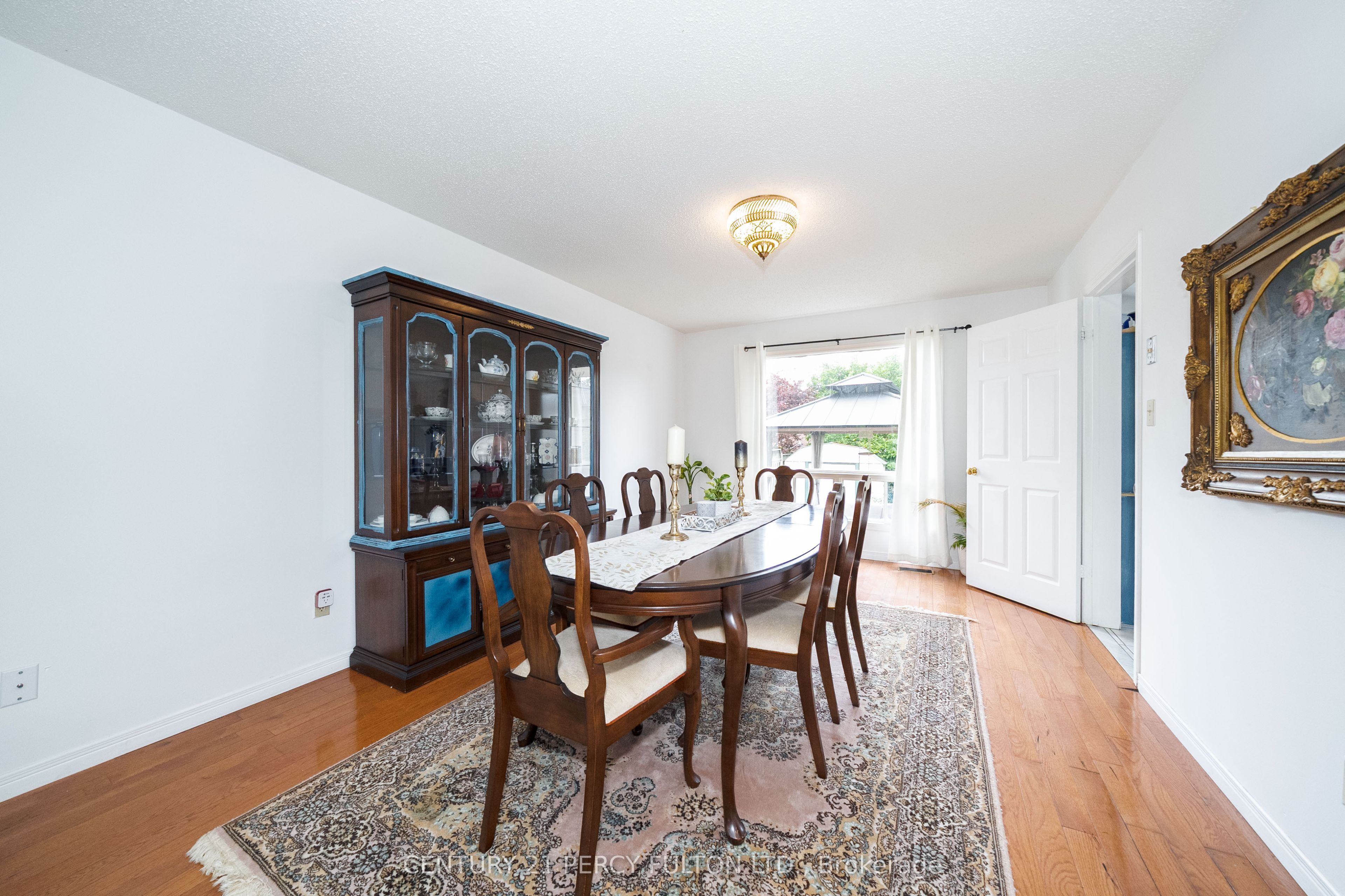 1951 Rosebank Road Property Photo 17