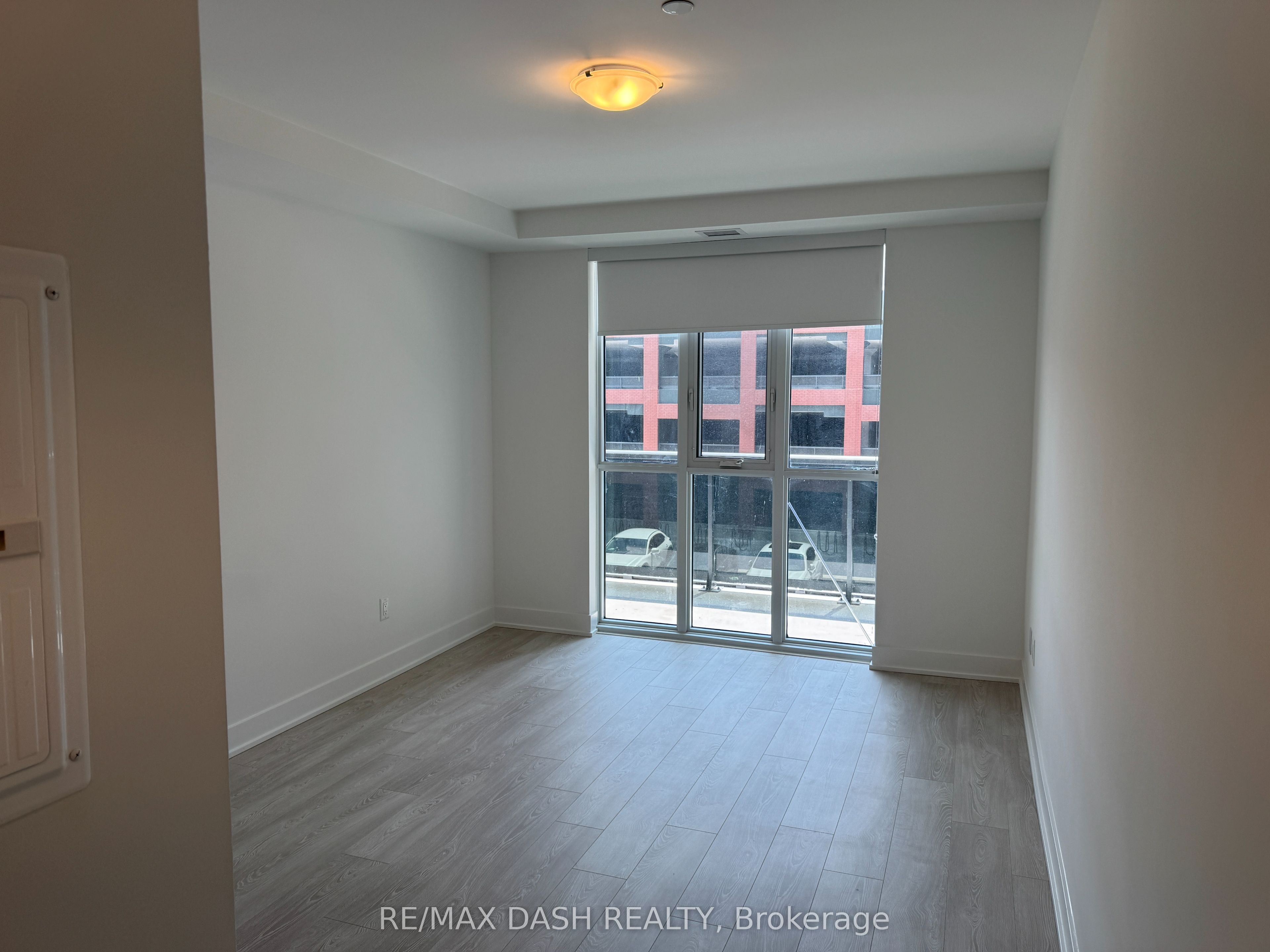 2545 Simcoe Street N 824 Property Photo 2