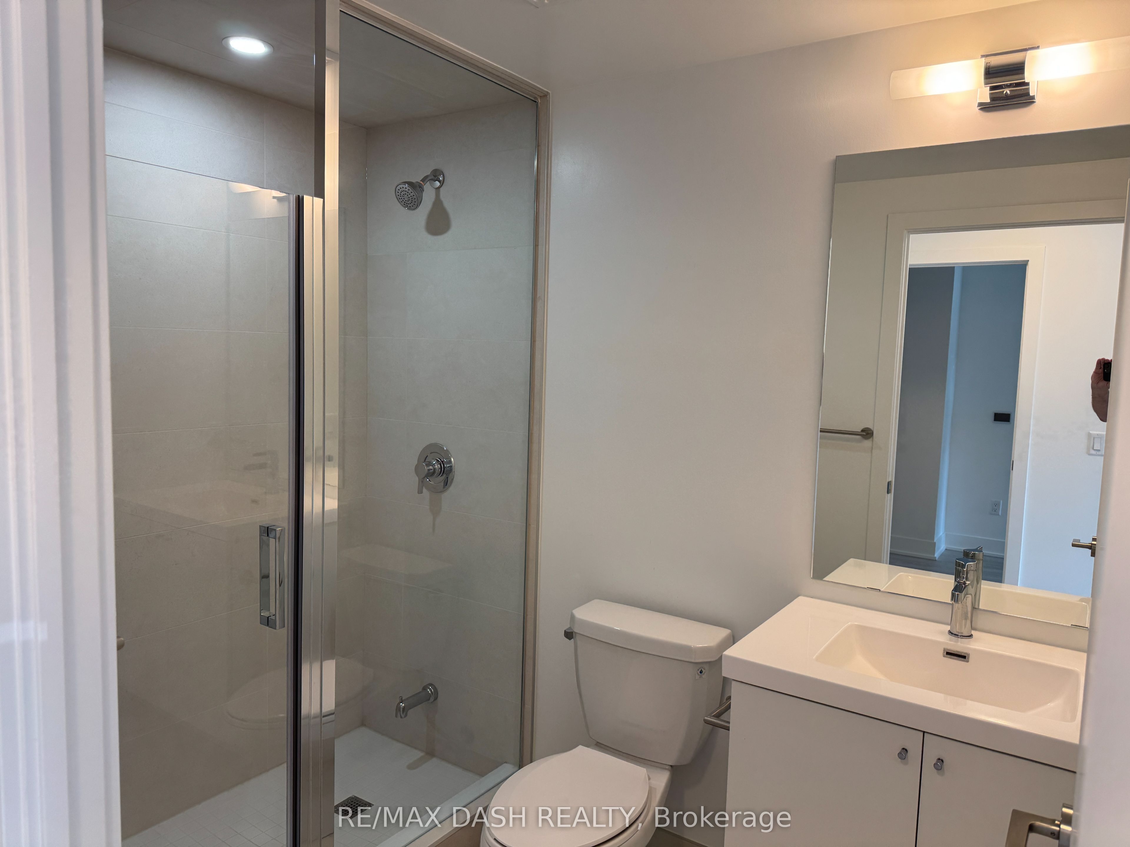 2545 Simcoe Street N 824 Property Photo 3