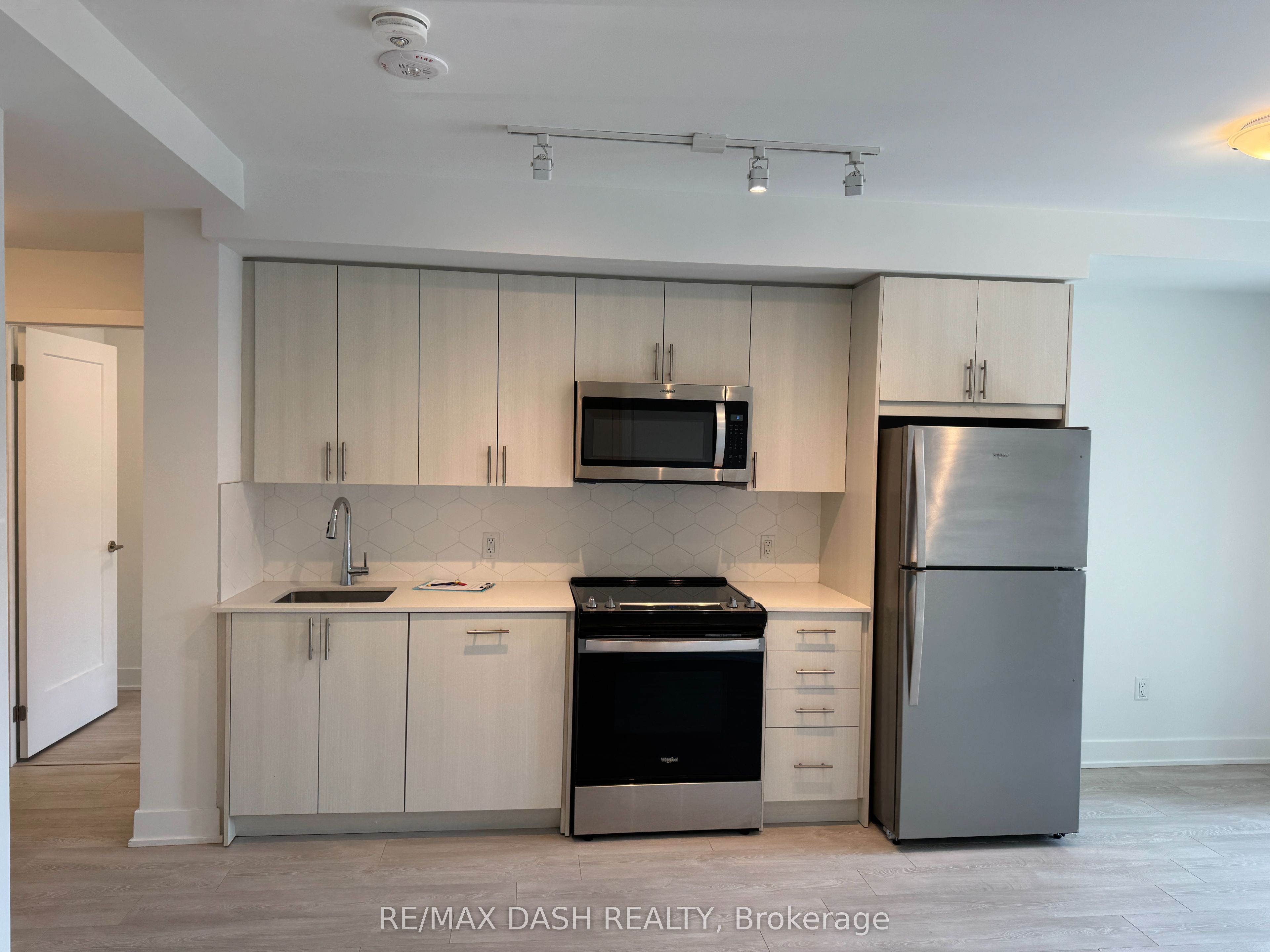 2545 Simcoe Street N 824 Property Photo 8