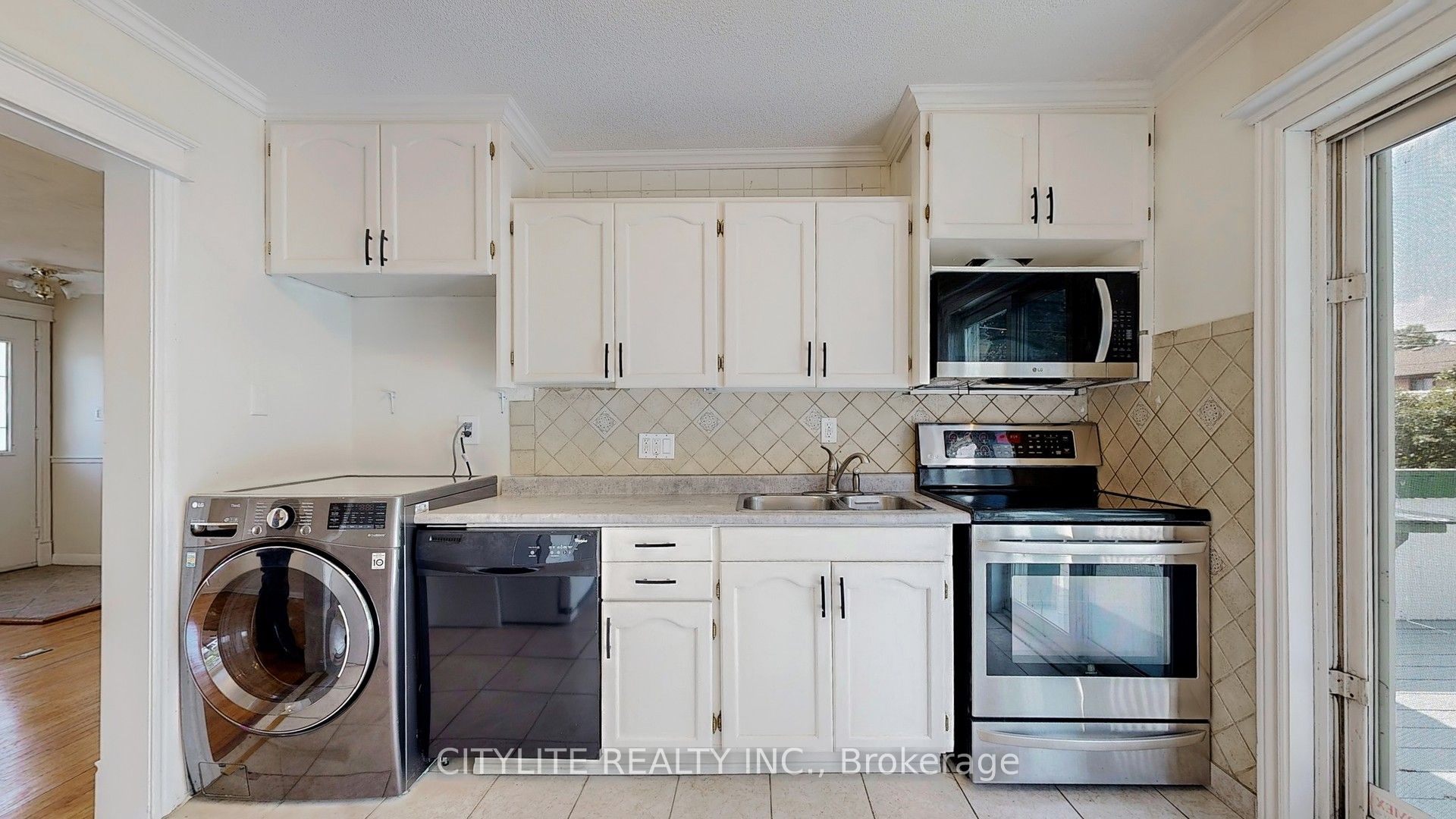 516 Monteith Avenue Property Photo 8