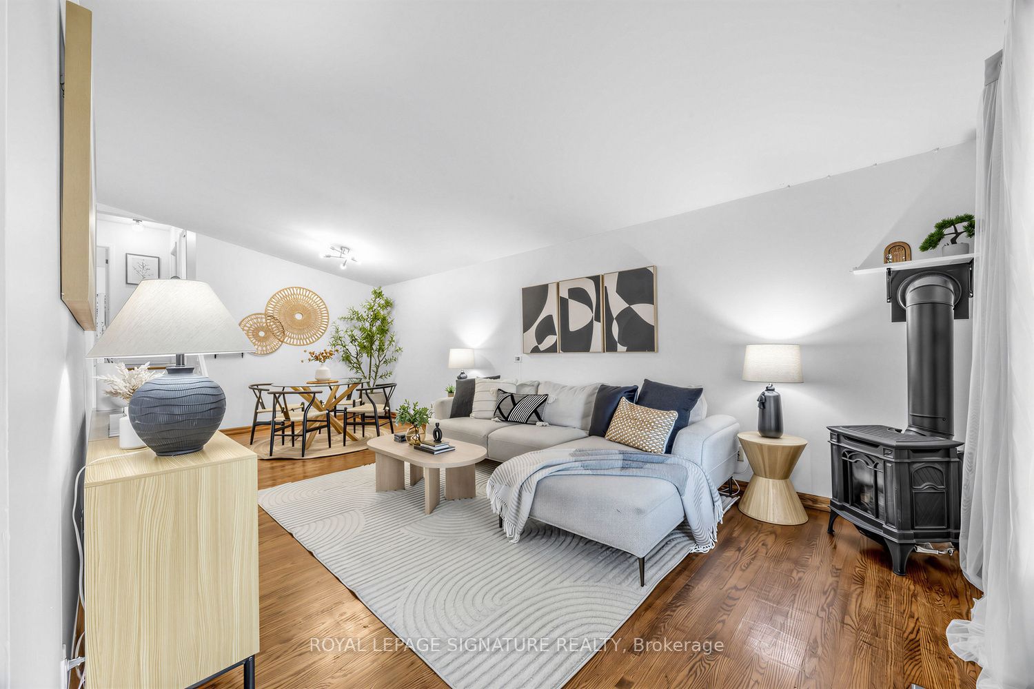 821 Krosno Boulevard Property Photo 1