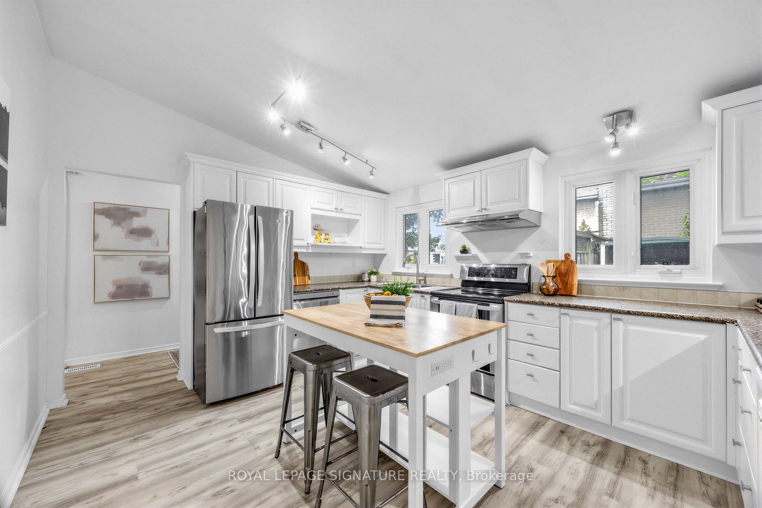 821 Krosno Boulevard Property Photo 10