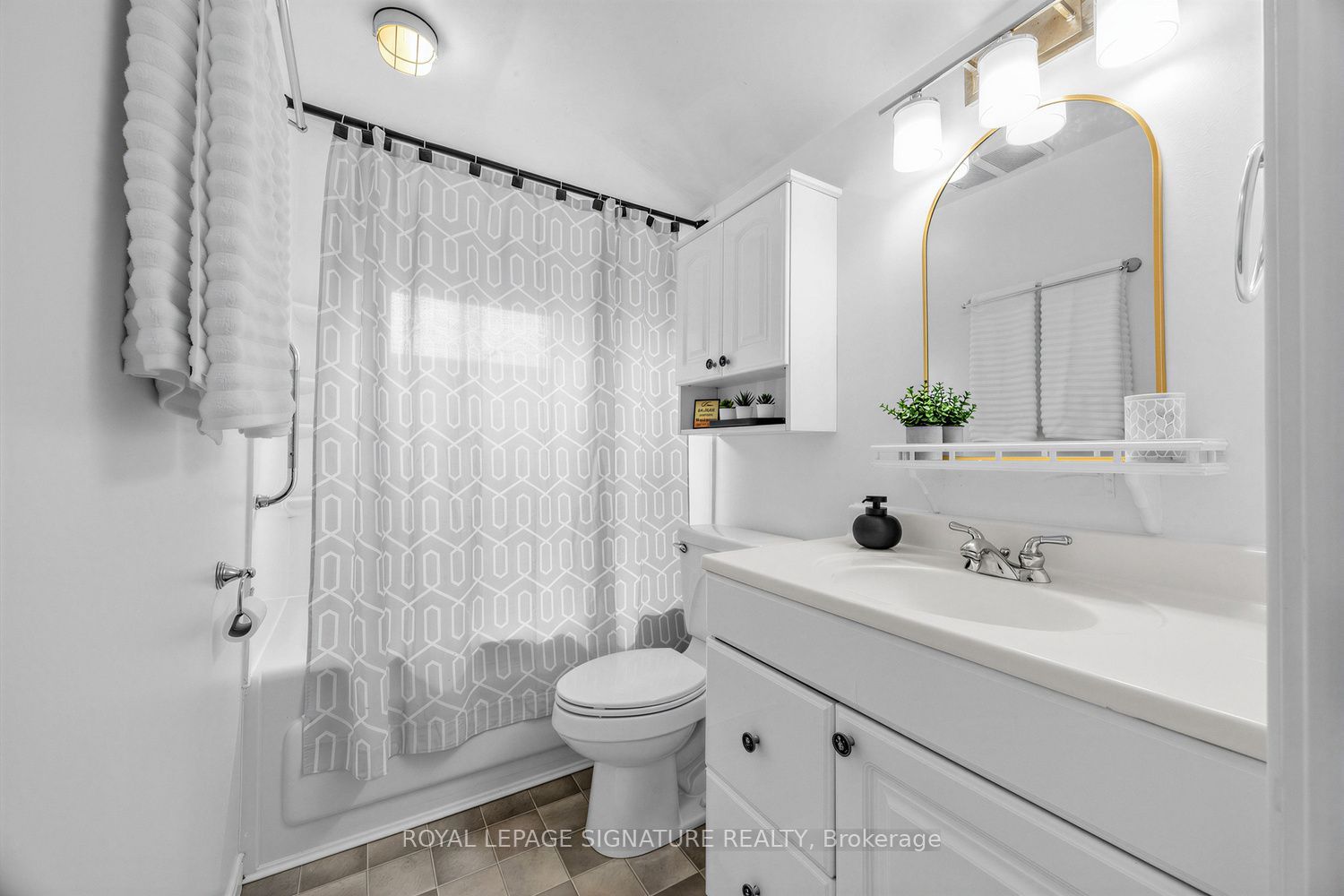 821 Krosno Boulevard Property Photo 13