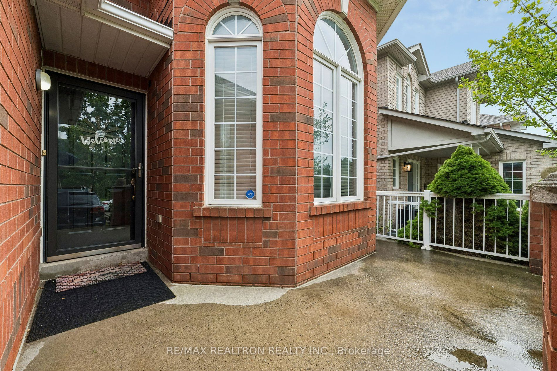 58 Lurosa Crescent Property Photo 2