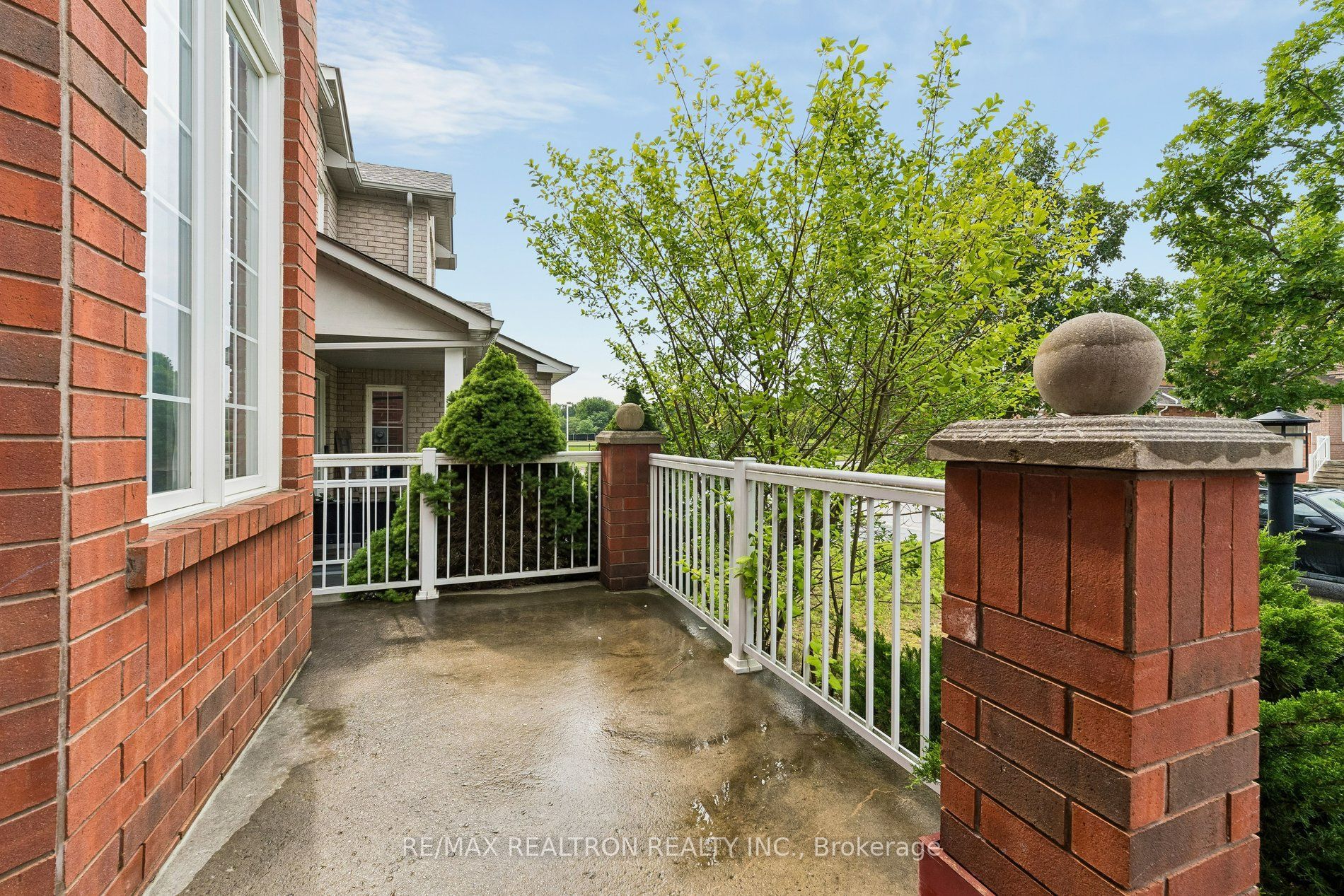 58 Lurosa Crescent Property Photo 3