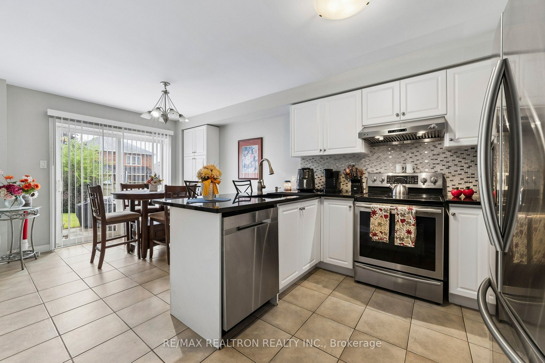 58 Lurosa Crescent Property Photo 11