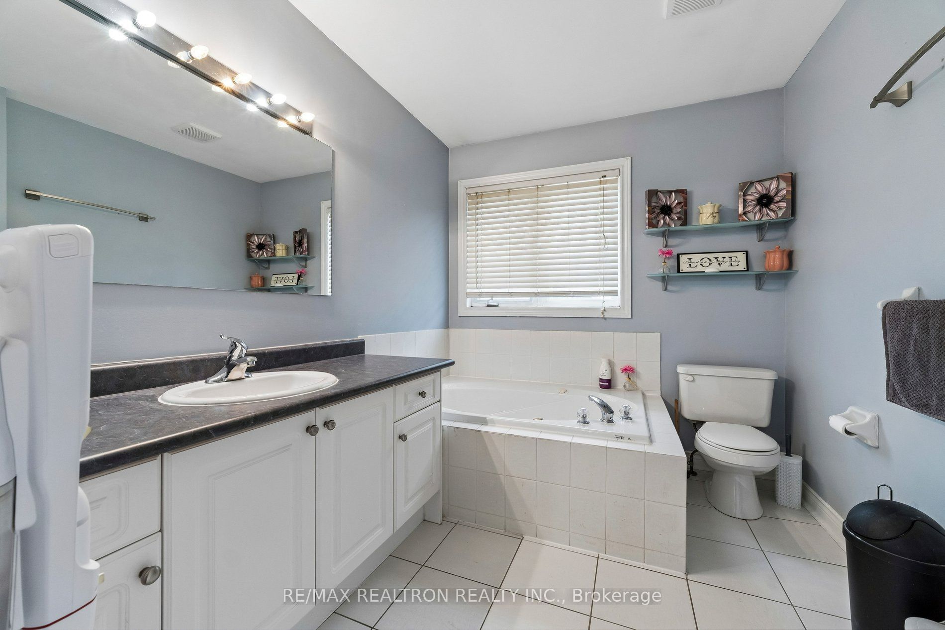 58 Lurosa Crescent Property Photo 30