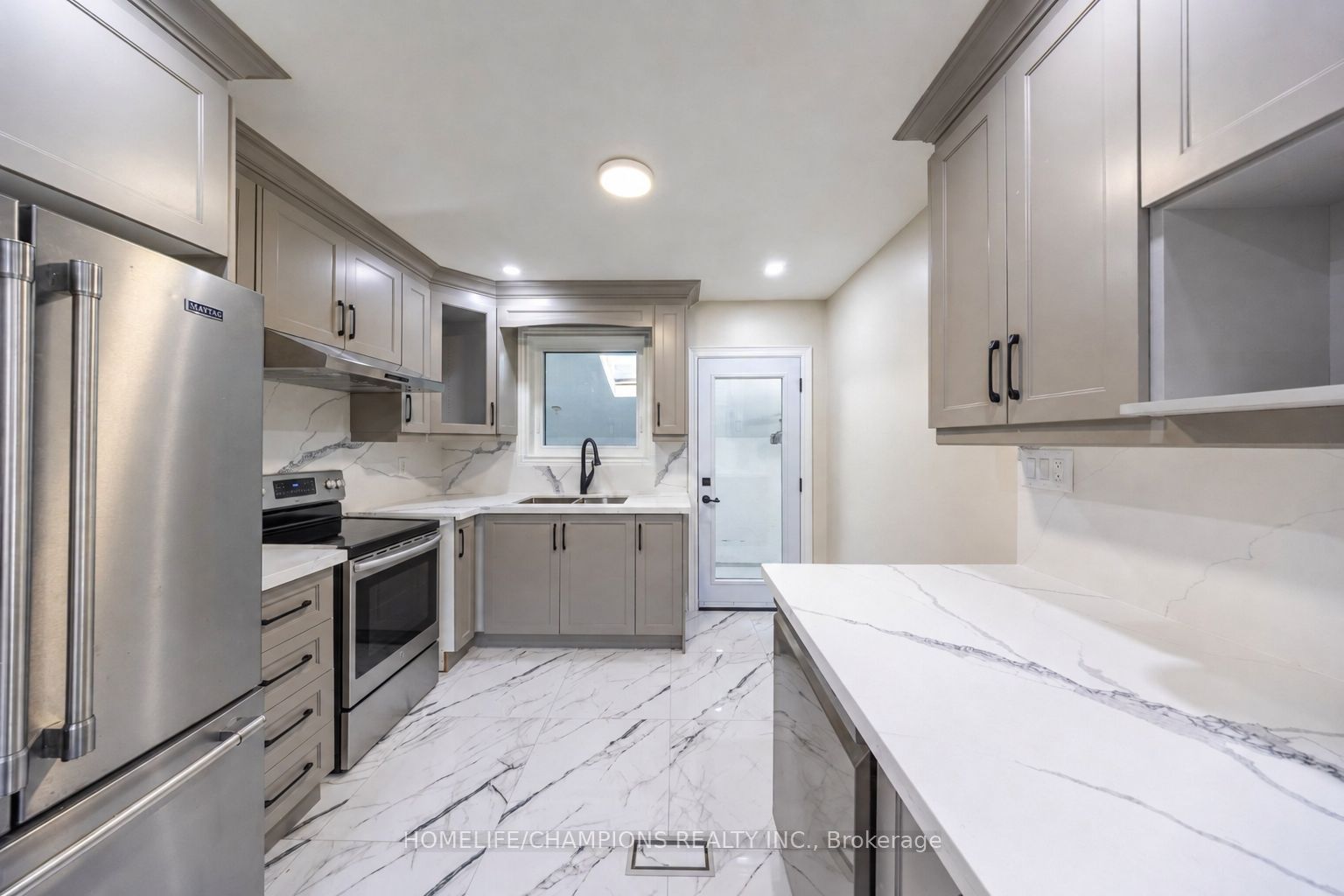 1083 Birchmount Road Property Photo 3