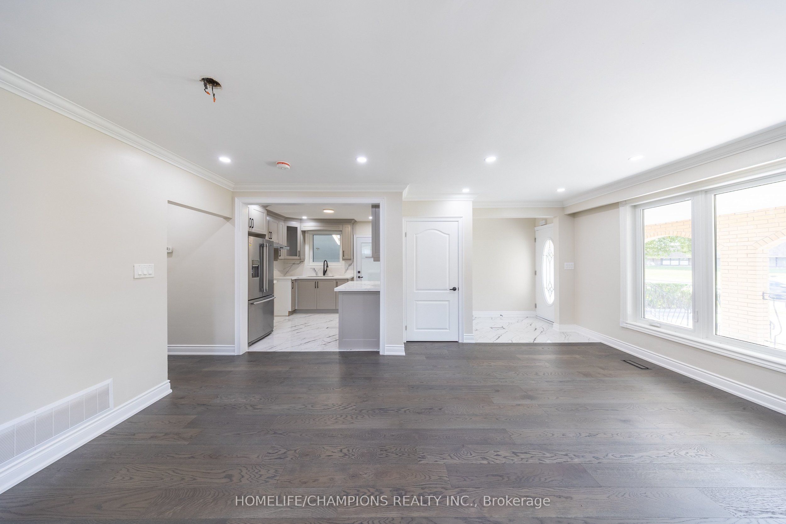 1083 Birchmount Road Property Photo 6
