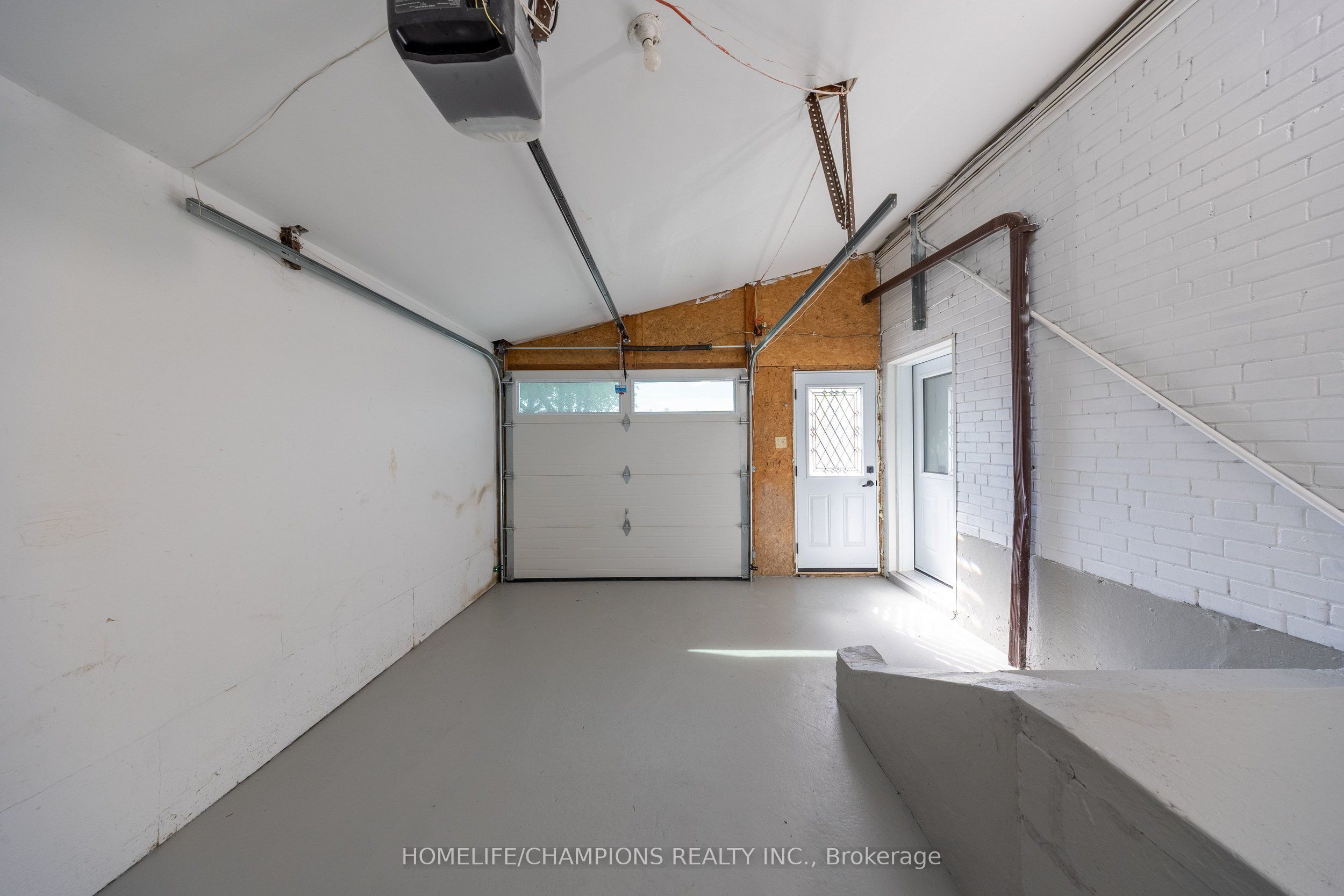 1083 Birchmount Road Property Photo 16
