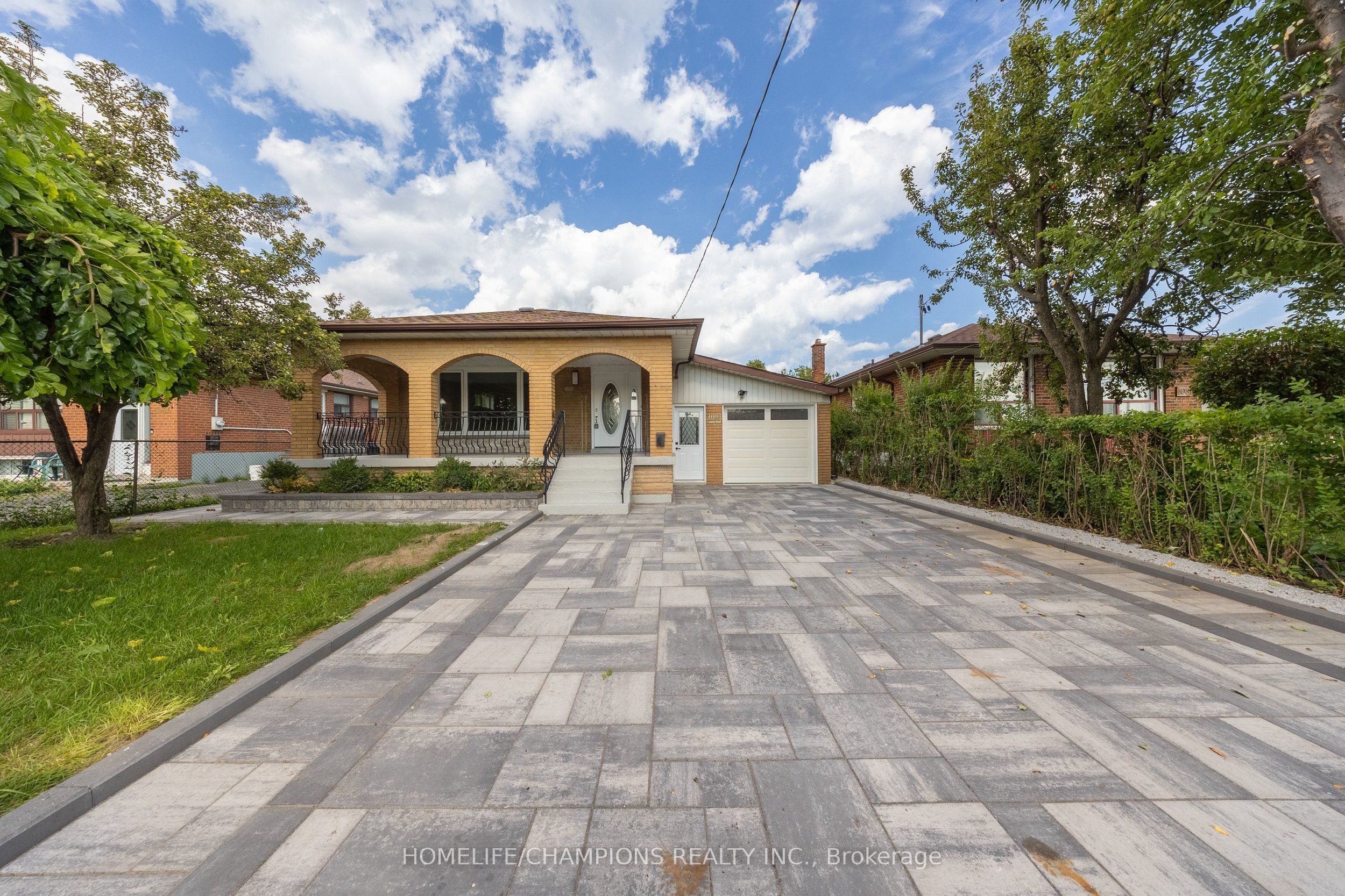 1083 Birchmount Road Property Photo 18
