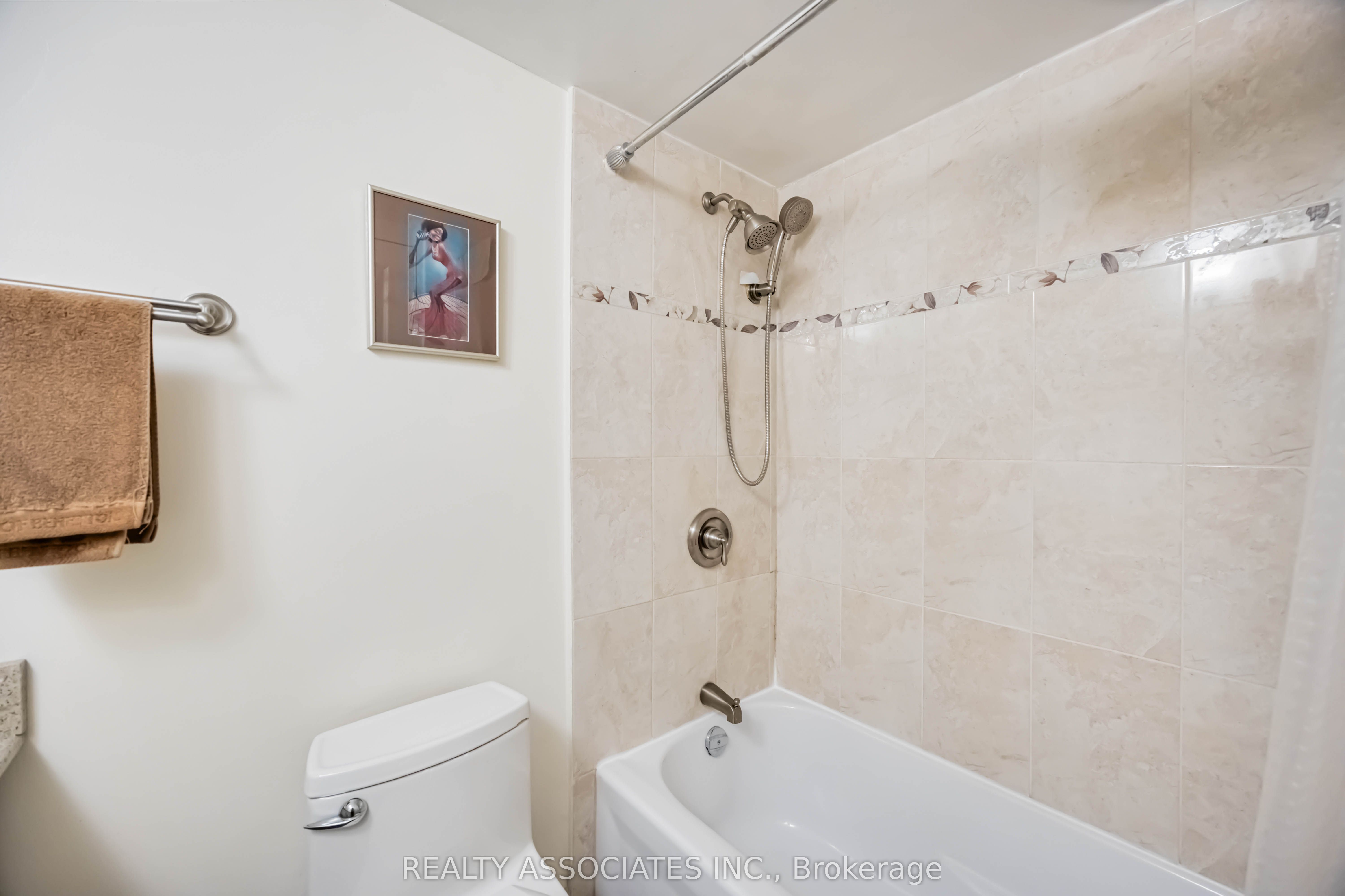 180 Markham Road 811 Property Photo 8