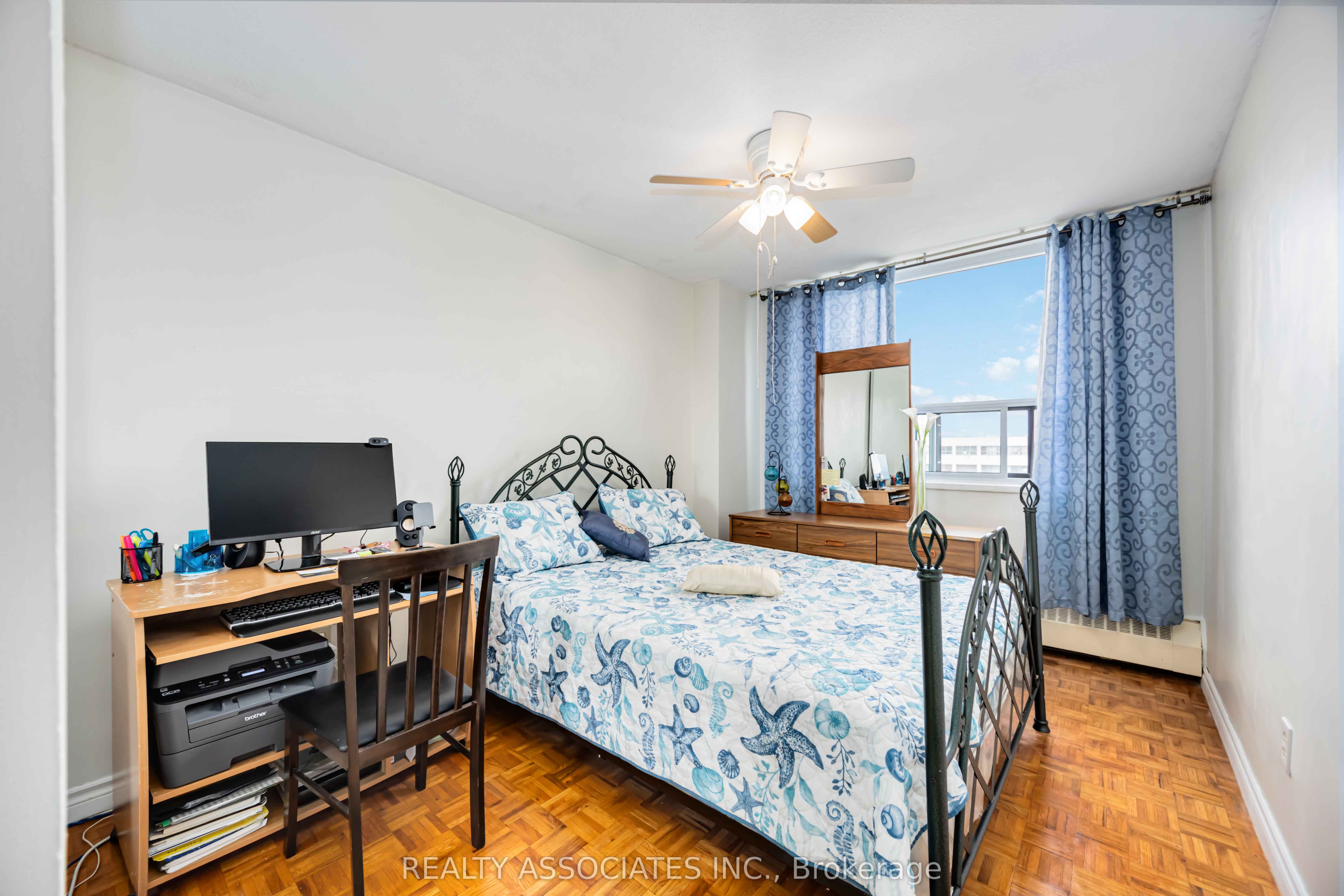 180 Markham Road 811 Property Photo 11