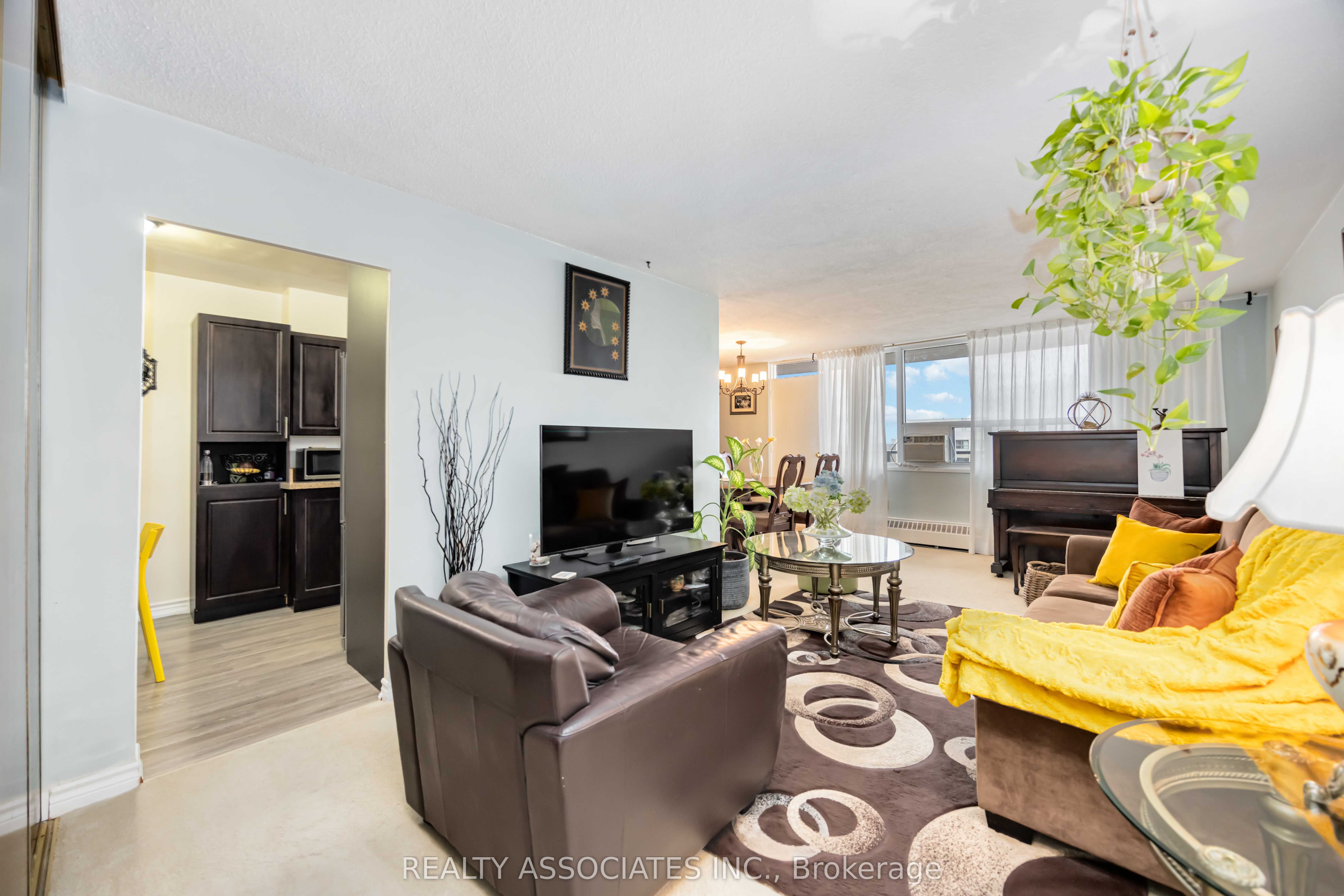 180 Markham Road 811 Property Photo 15