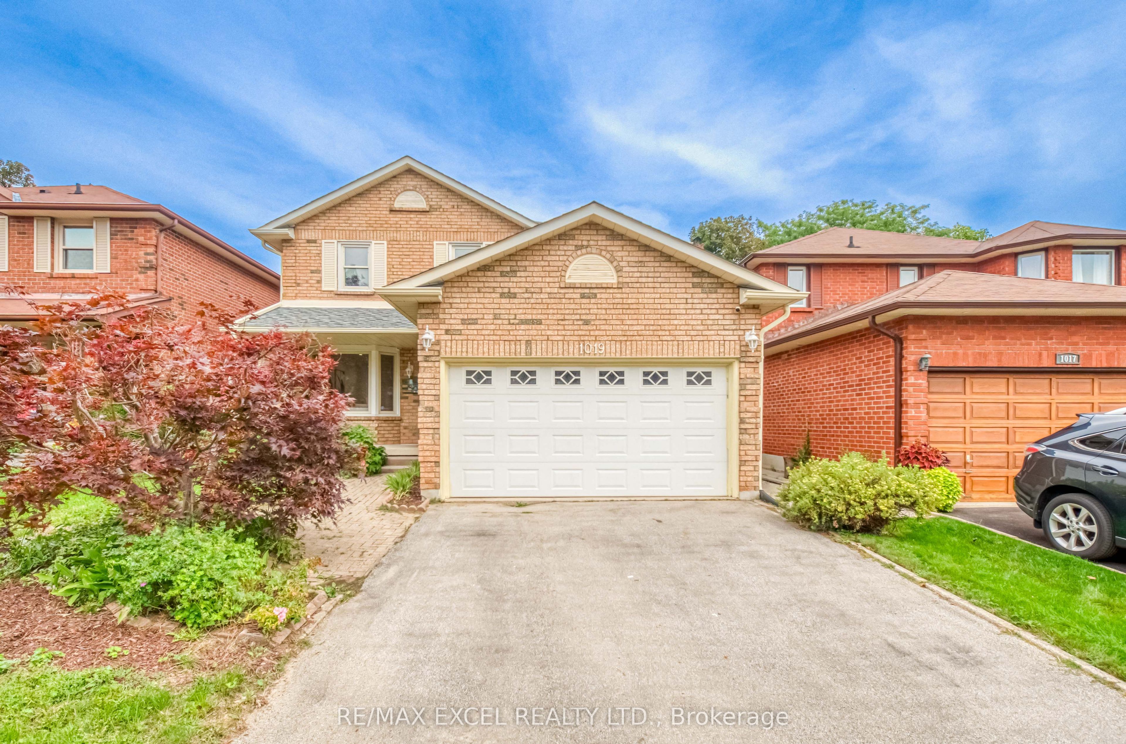 1019 Rouge Valley Drive Property Photo 1