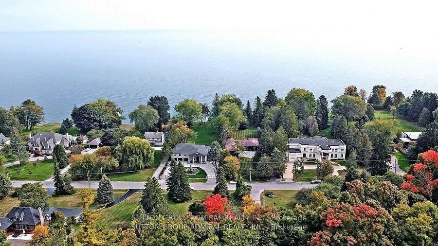 48 Meadowcliffe Drive
