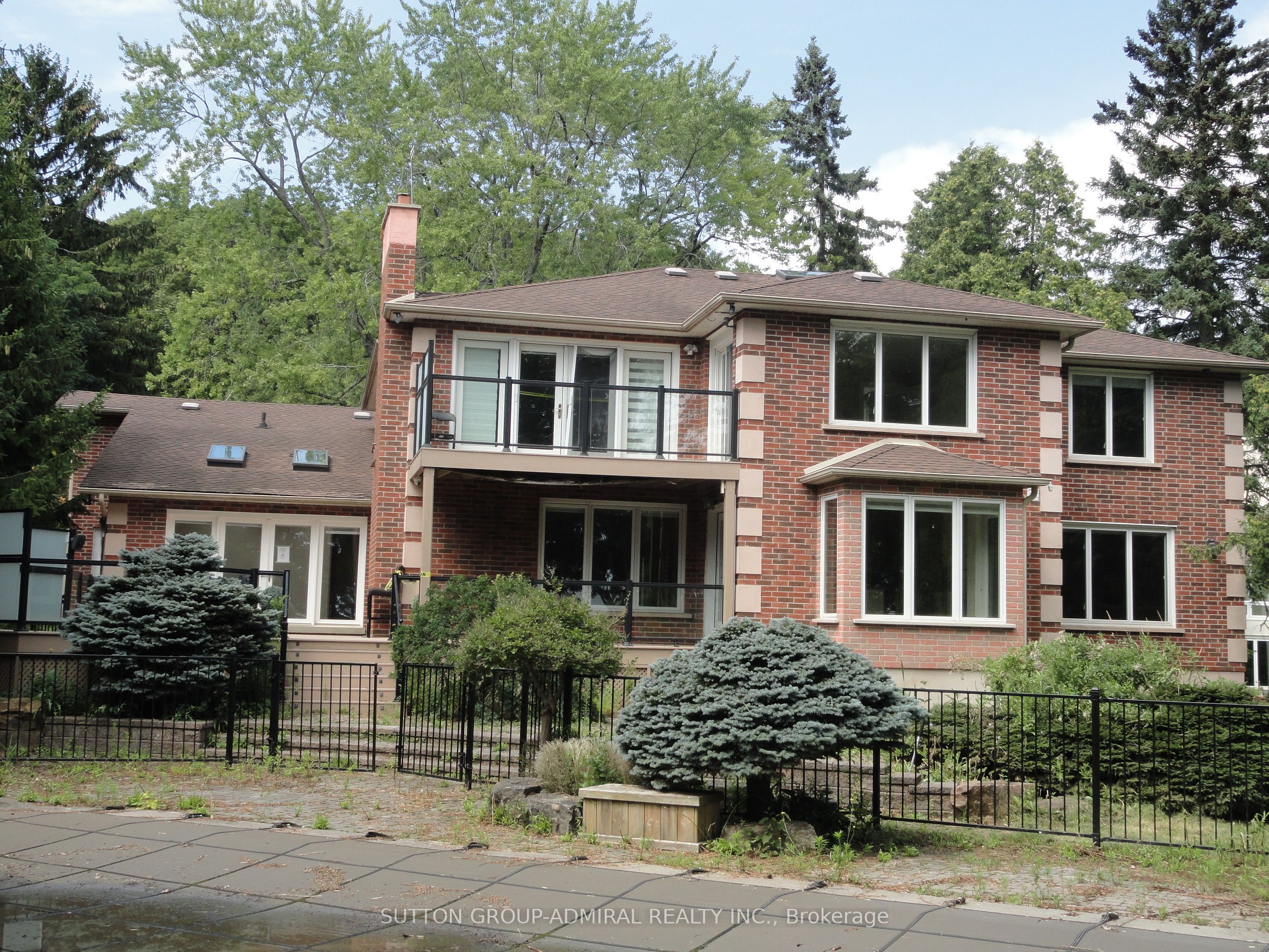 48 Meadowcliffe Drive Property Photo 4