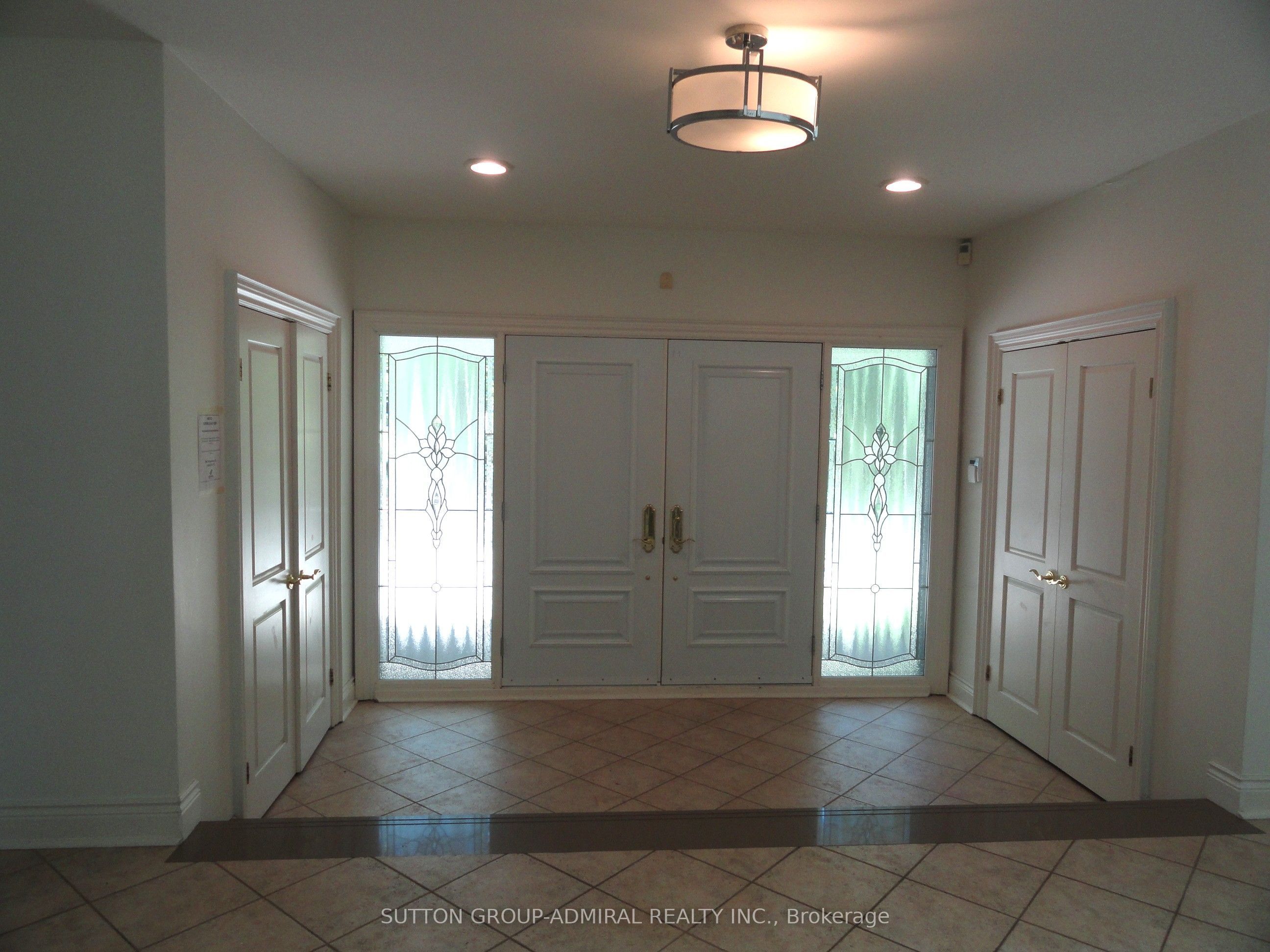 48 Meadowcliffe Drive Property Photo 10