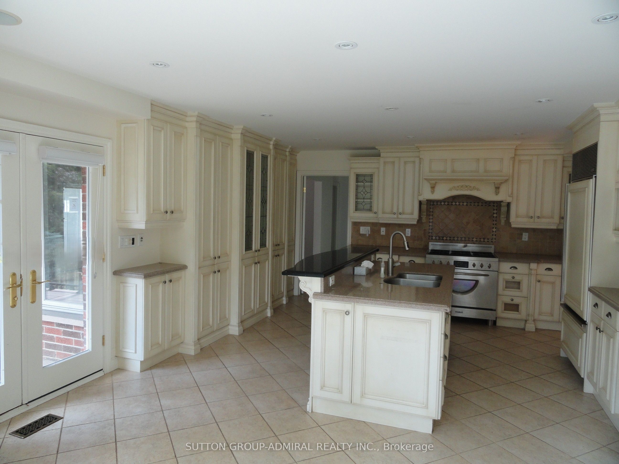 48 Meadowcliffe Drive Property Photo 14