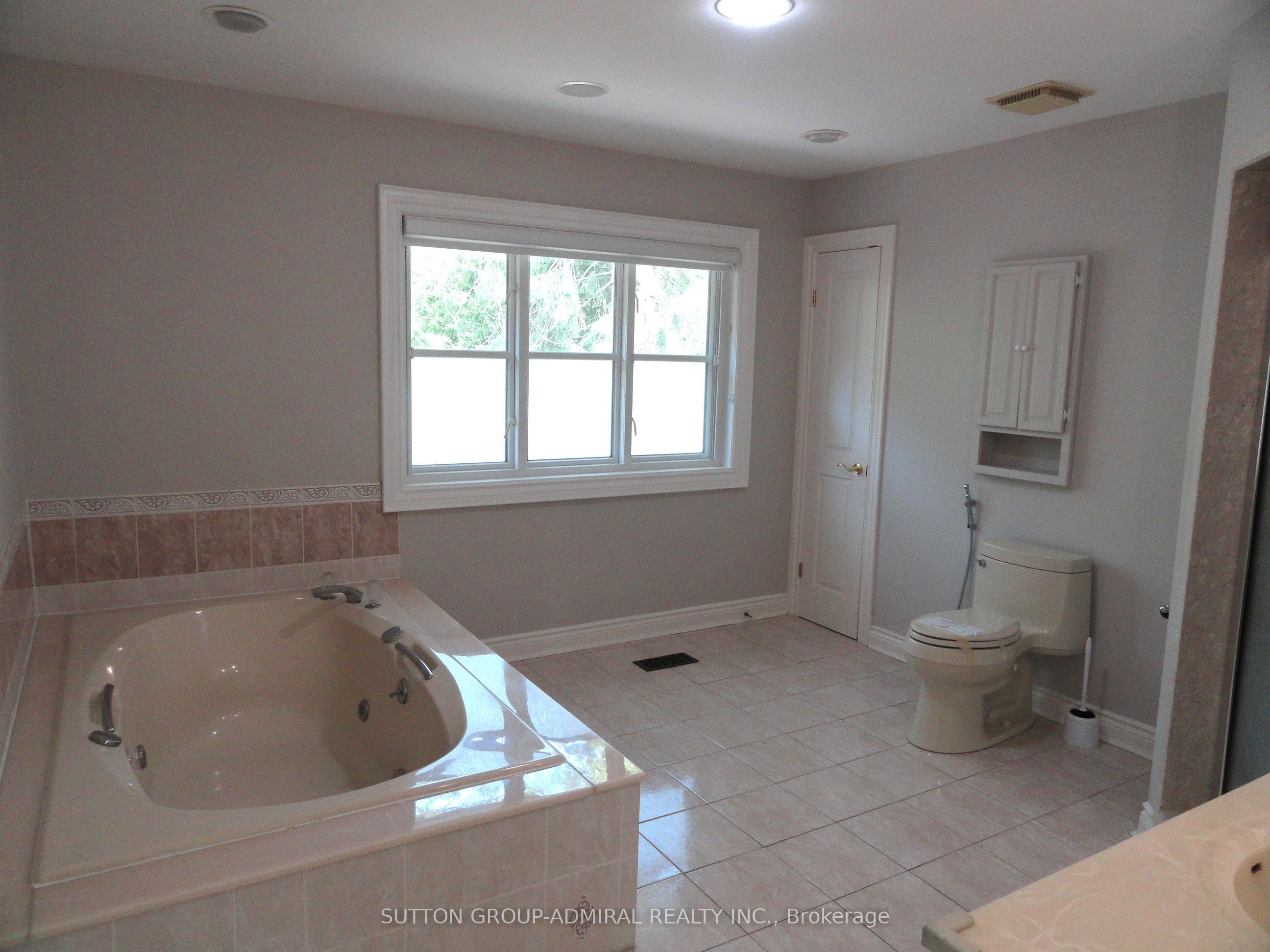 48 Meadowcliffe Drive Property Photo 23
