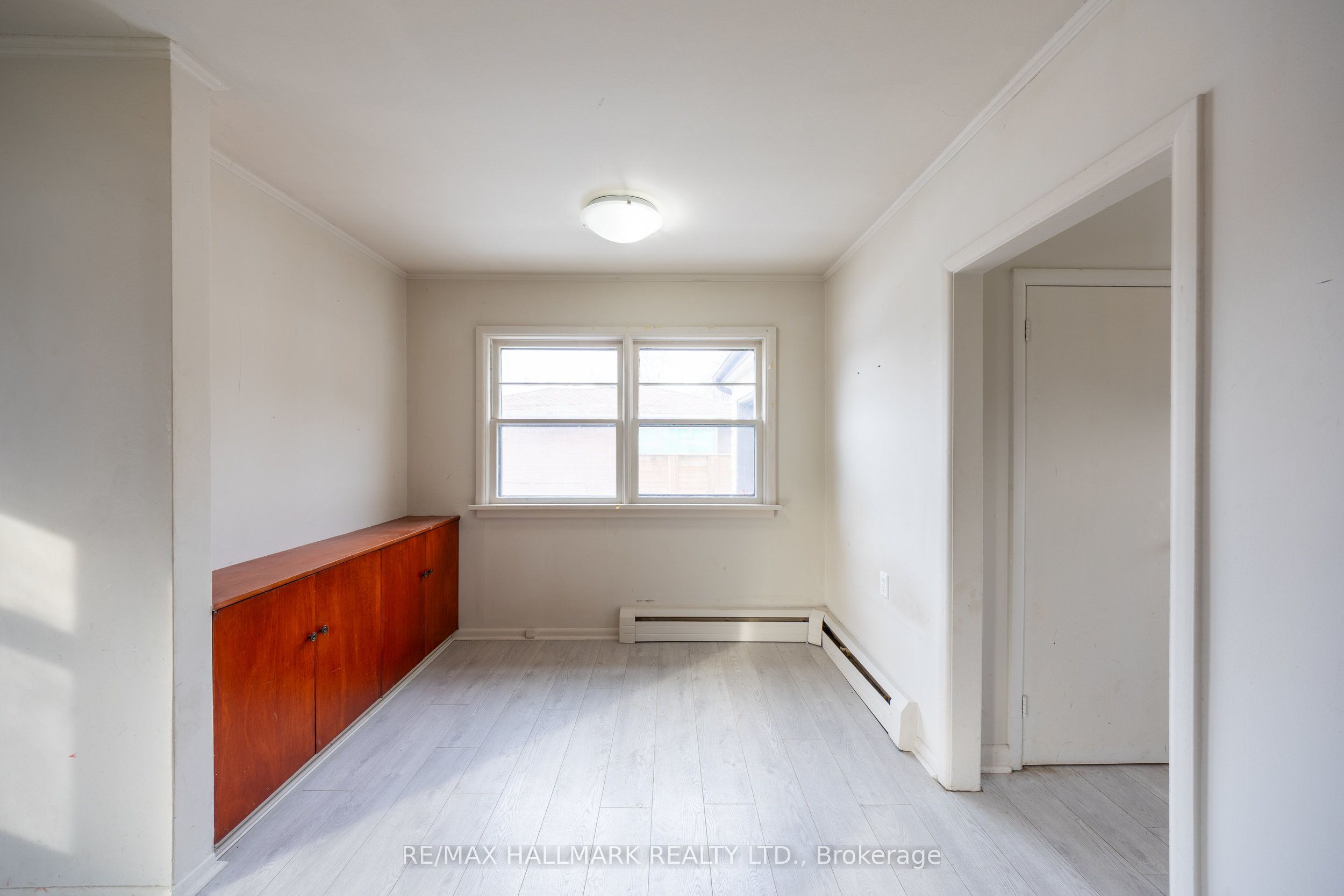 1911 Glenview Road Property Photo 7