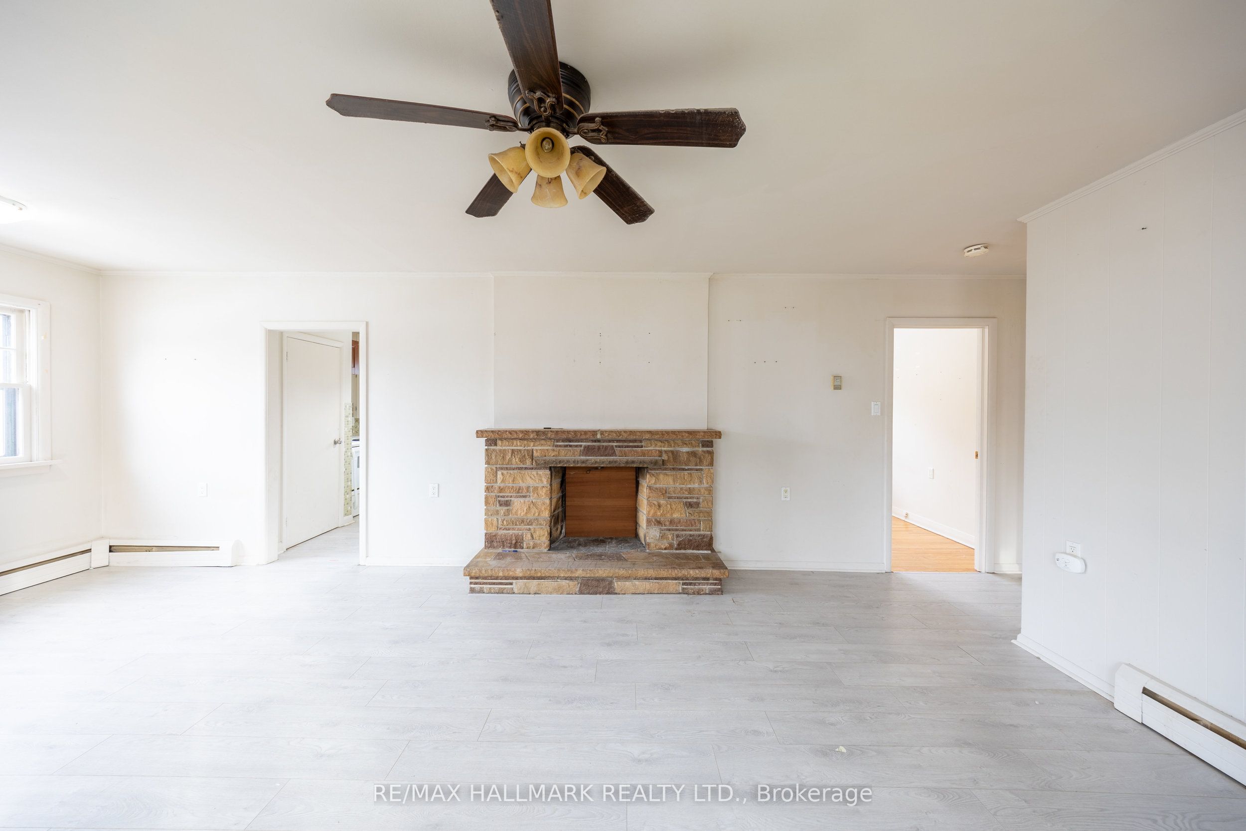 1911 Glenview Road Property Photo 8