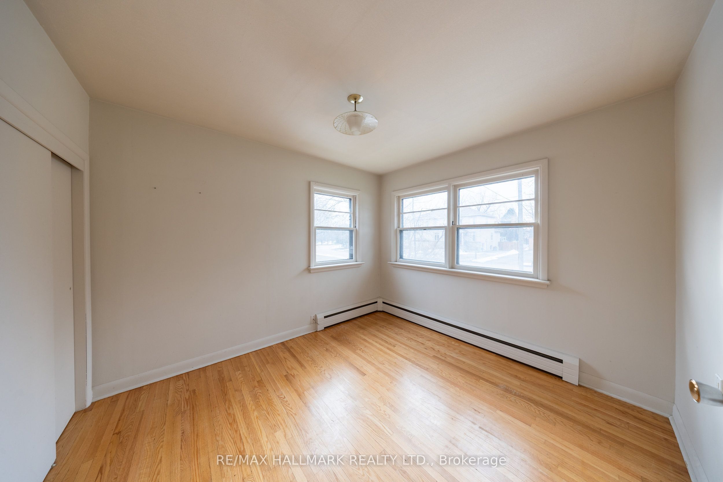 1911 Glenview Road Property Photo 11