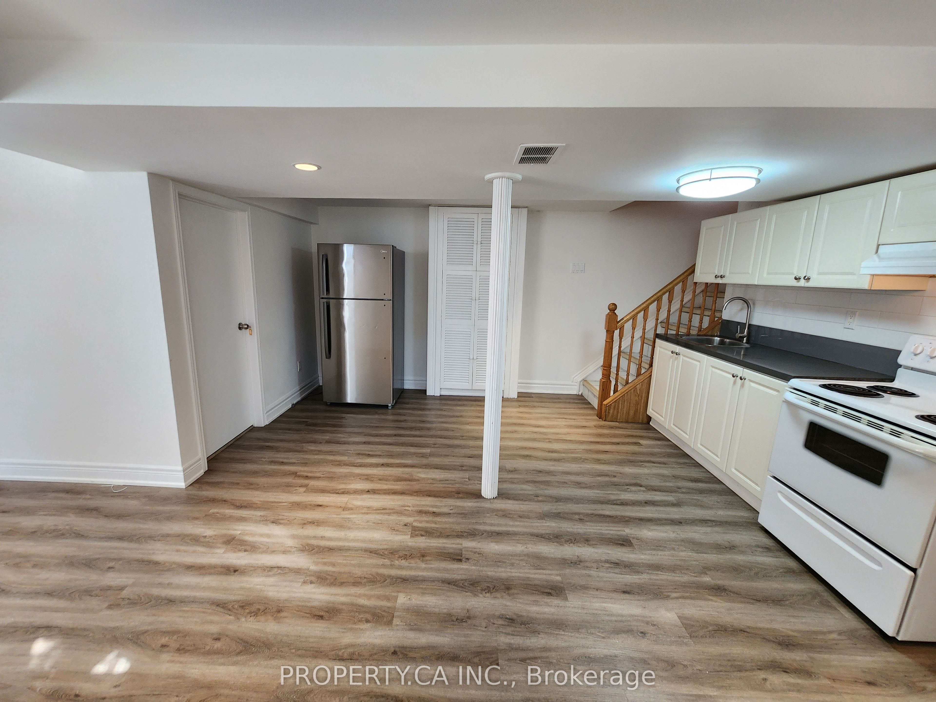 159 Sandyhook Square Bsmt Property Photo 4