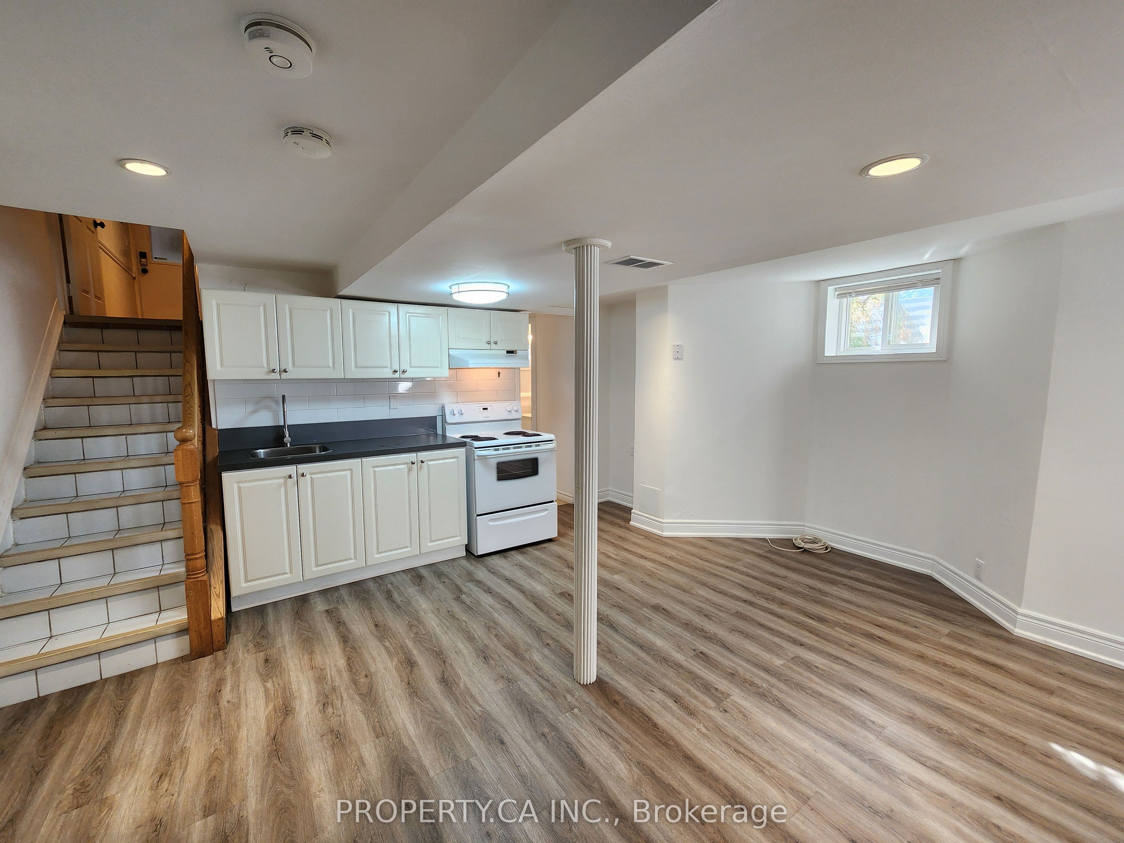 159 Sandyhook Square Bsmt Property Photo 6